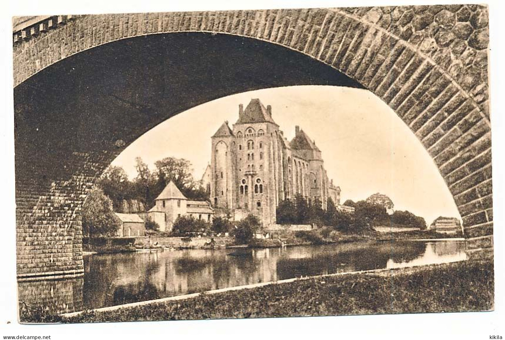 CPSM  9 X 14 Sarthe L'abbaye De St-PIERRE De SOLESMES Vue Sous Le Pont - Solesmes