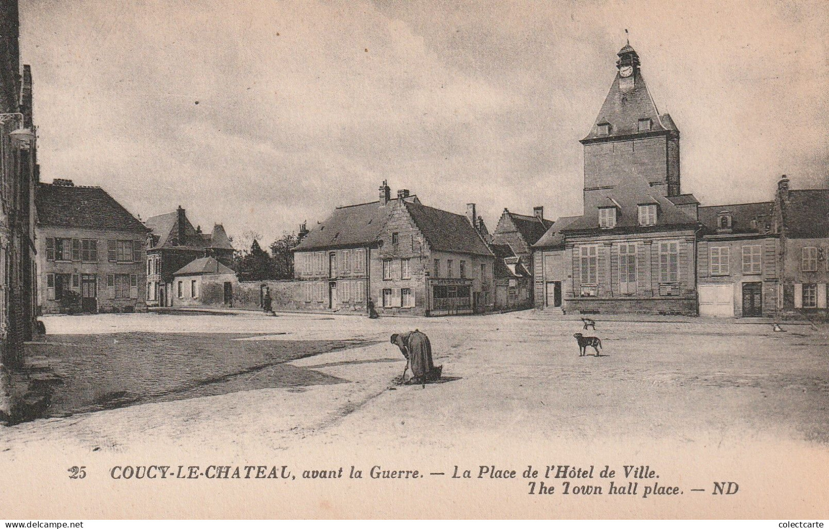 COUCY LE CHATEAU   La Place De L Hotel De Ville - Other & Unclassified