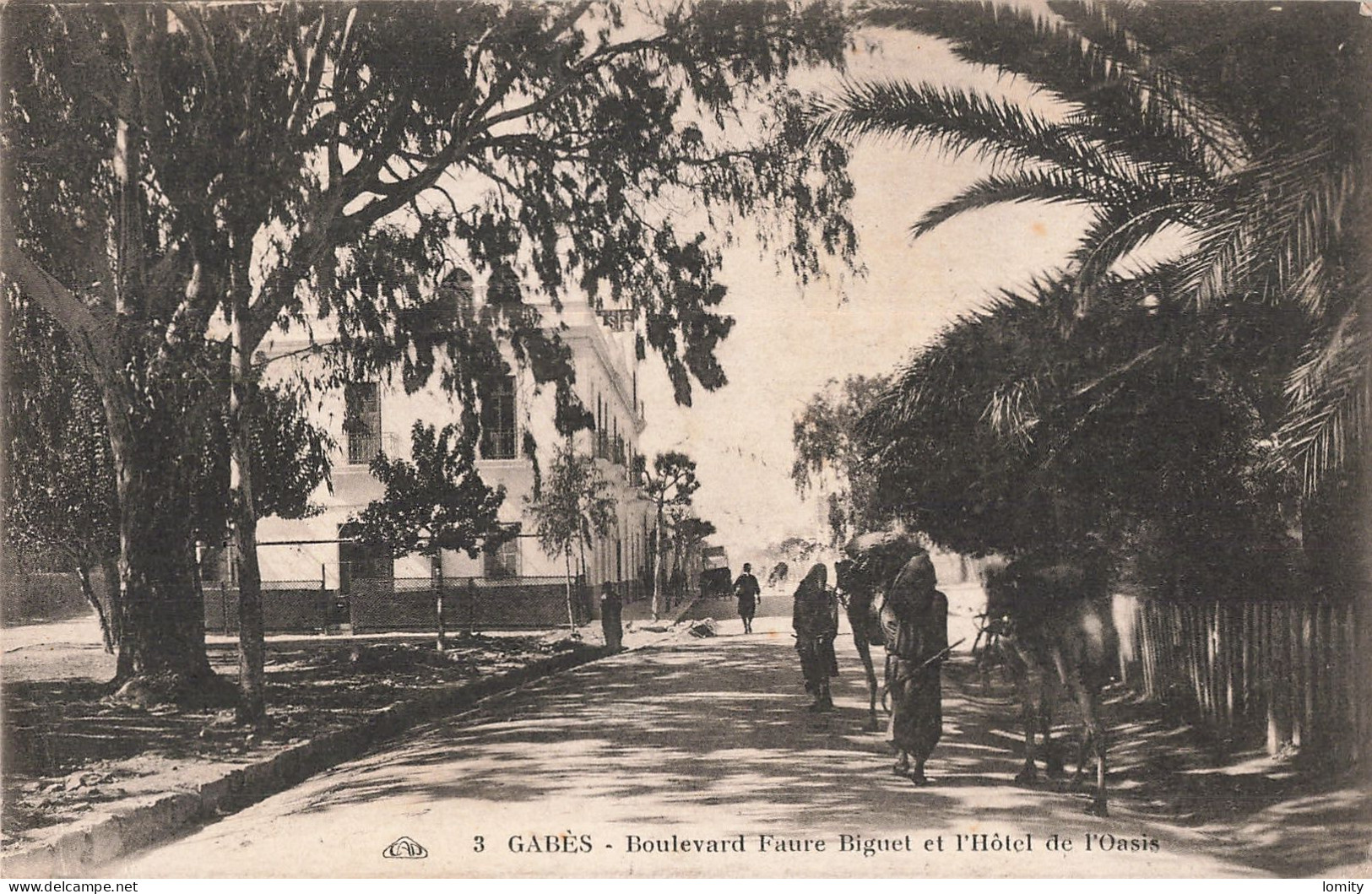 Tunisie Gabès Boulevard Faure Biguet Et Hotel De L' Oasis CPA + Timbre Cachet 1930 - Tunesien