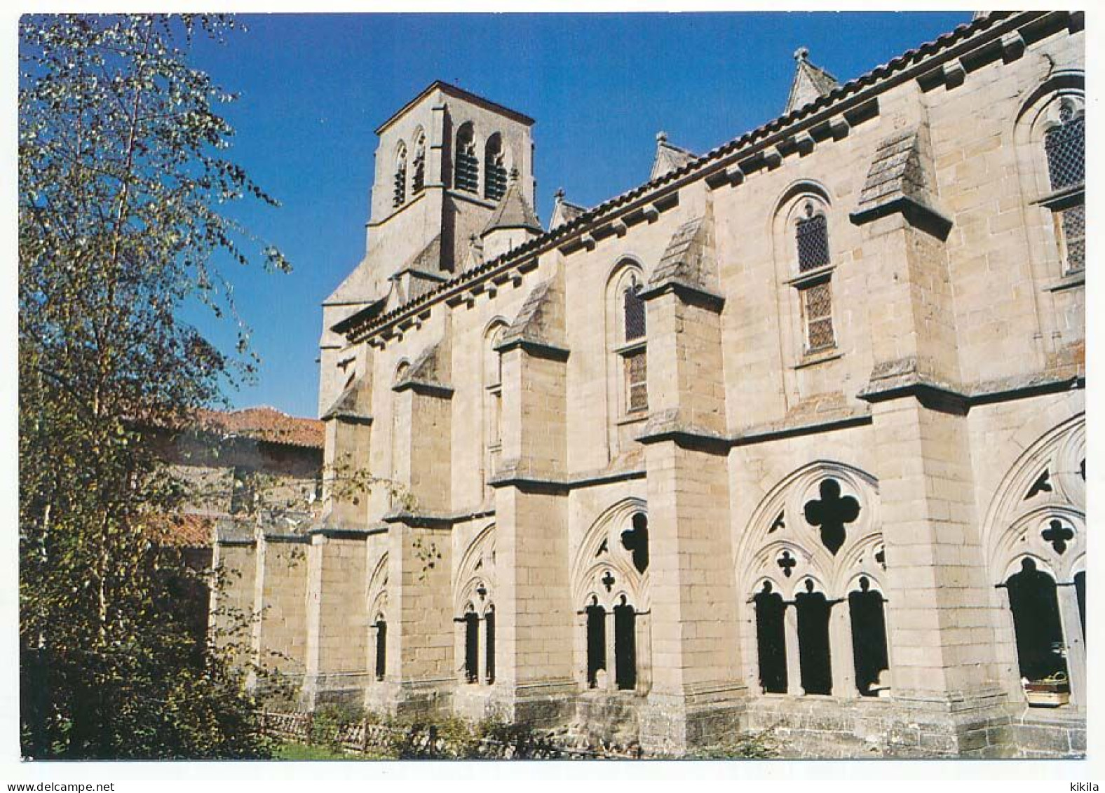 CPSM / CPM 10.5 X 15 Haute-Loire  LA CHAISE-DIEU Altitude 1082m  Le Cloître - La Chaise Dieu