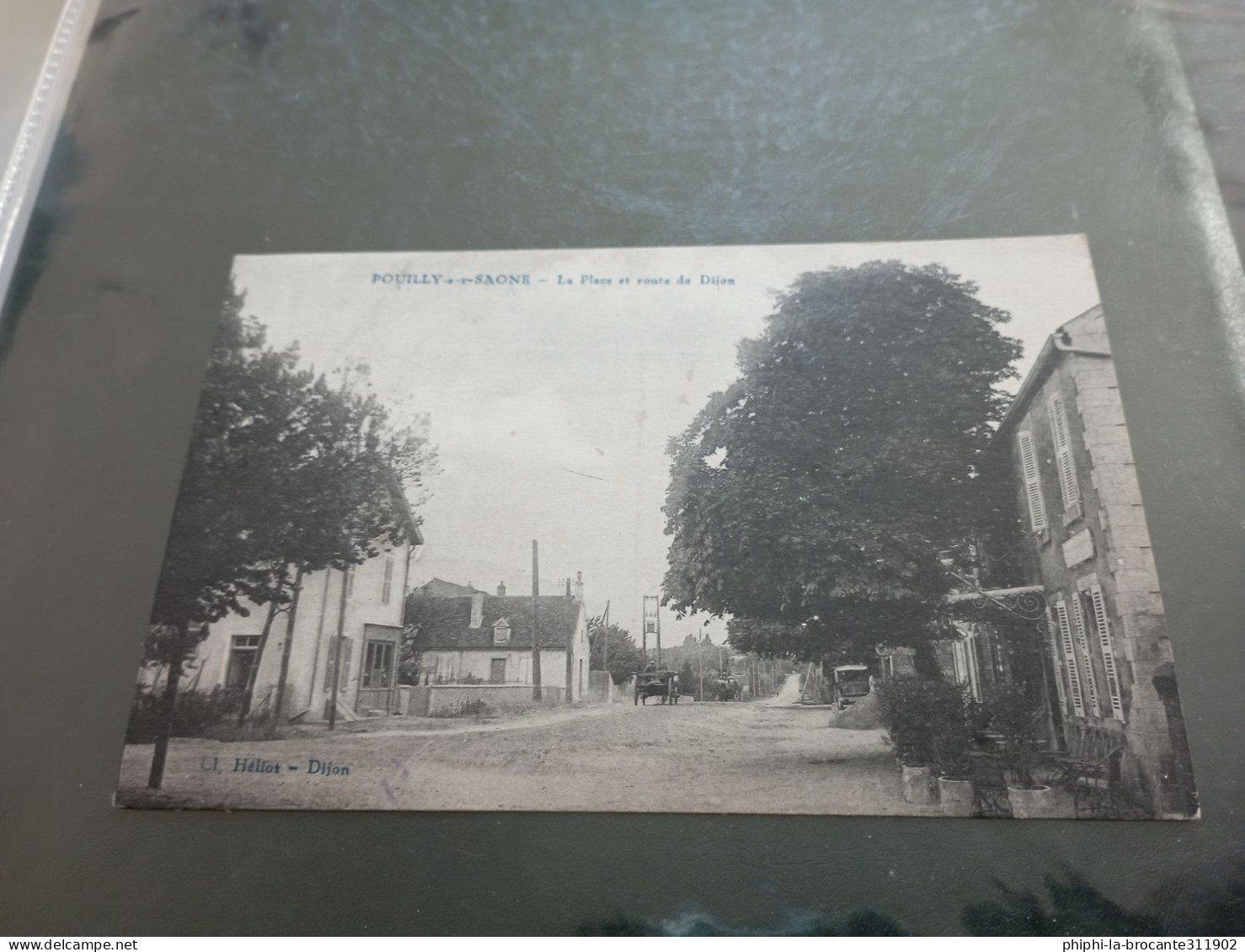 B1/116- POUILLY - SUR -SAONE - La Place Et Route De Dijon - Autres & Non Classés