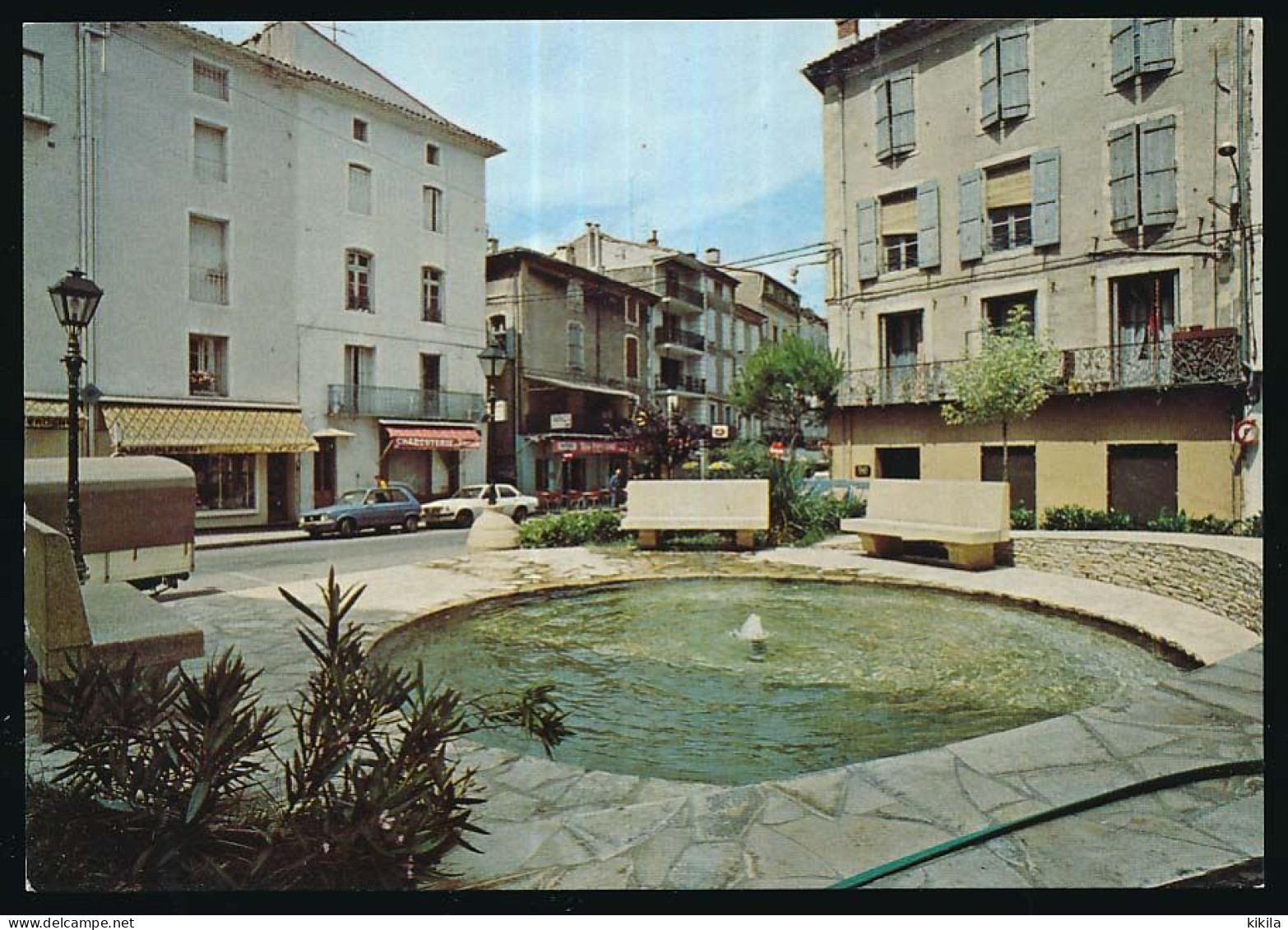 CPSM / CPM 10.5 X 15 Hérault BEDARIEUX La Fontaine  Commerces Charcuterie  Bar - Bedarieux