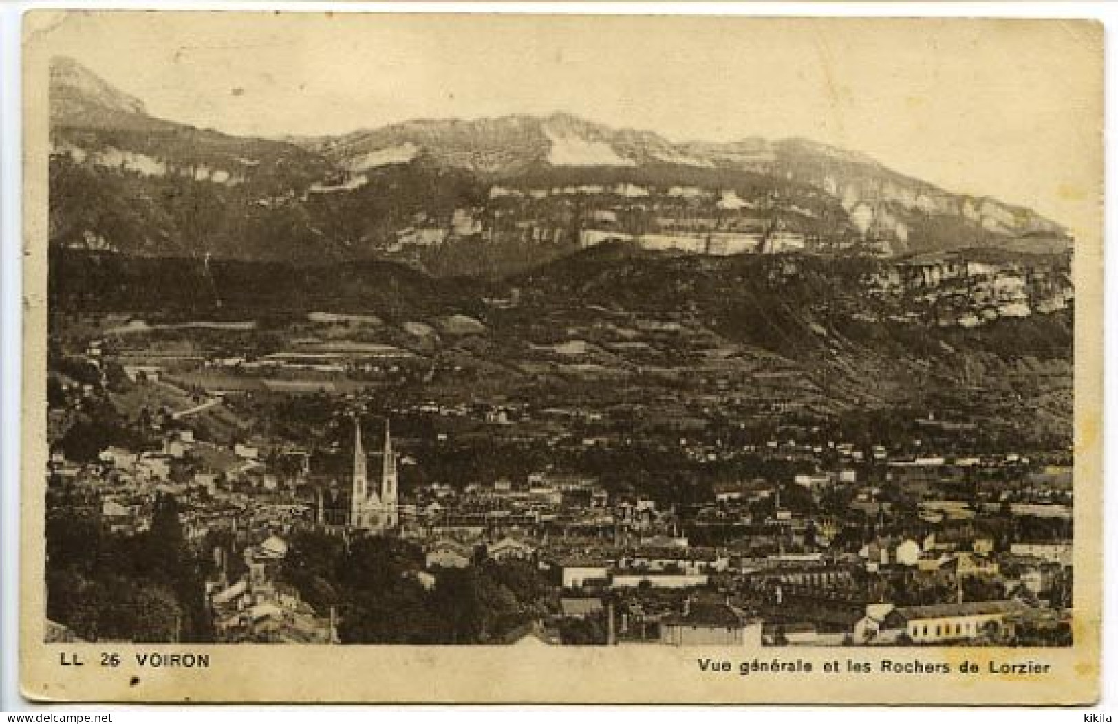 CPSM 9 X 14 Isère VOIRON Vue Générale Et Les Rochers De Lorzier - Voiron