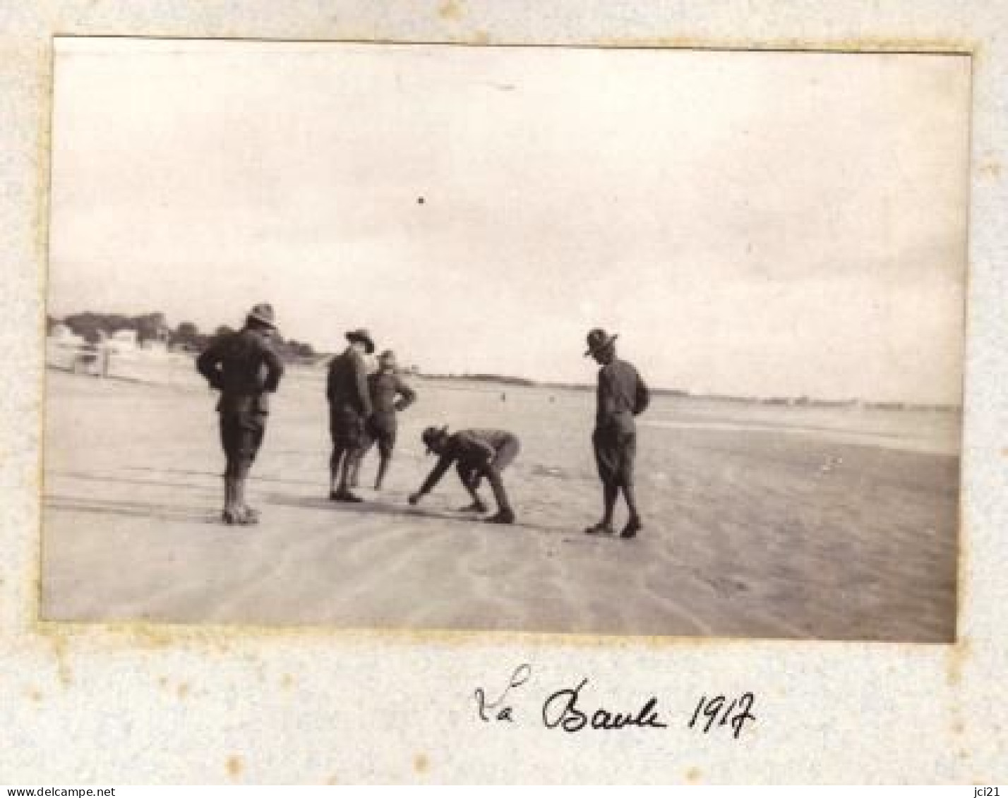 WW1 Photo De 5 Militaires Américain Sur La Plage De La Baule En1917 - Photo De Mle De Rovak à Pornichet (36)_PHOT104 A&b - Guerre, Militaire