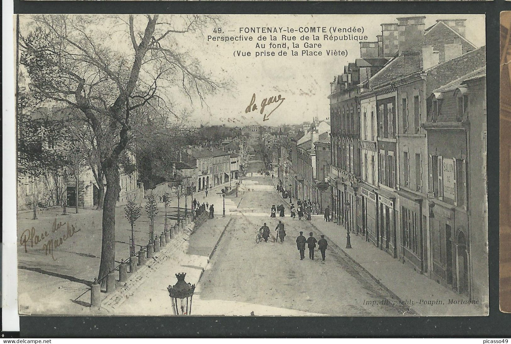 Vendée , Fontenay Le Comte , Perspective De La Rue De La République , Au Fond La Gare - Fontenay Le Comte