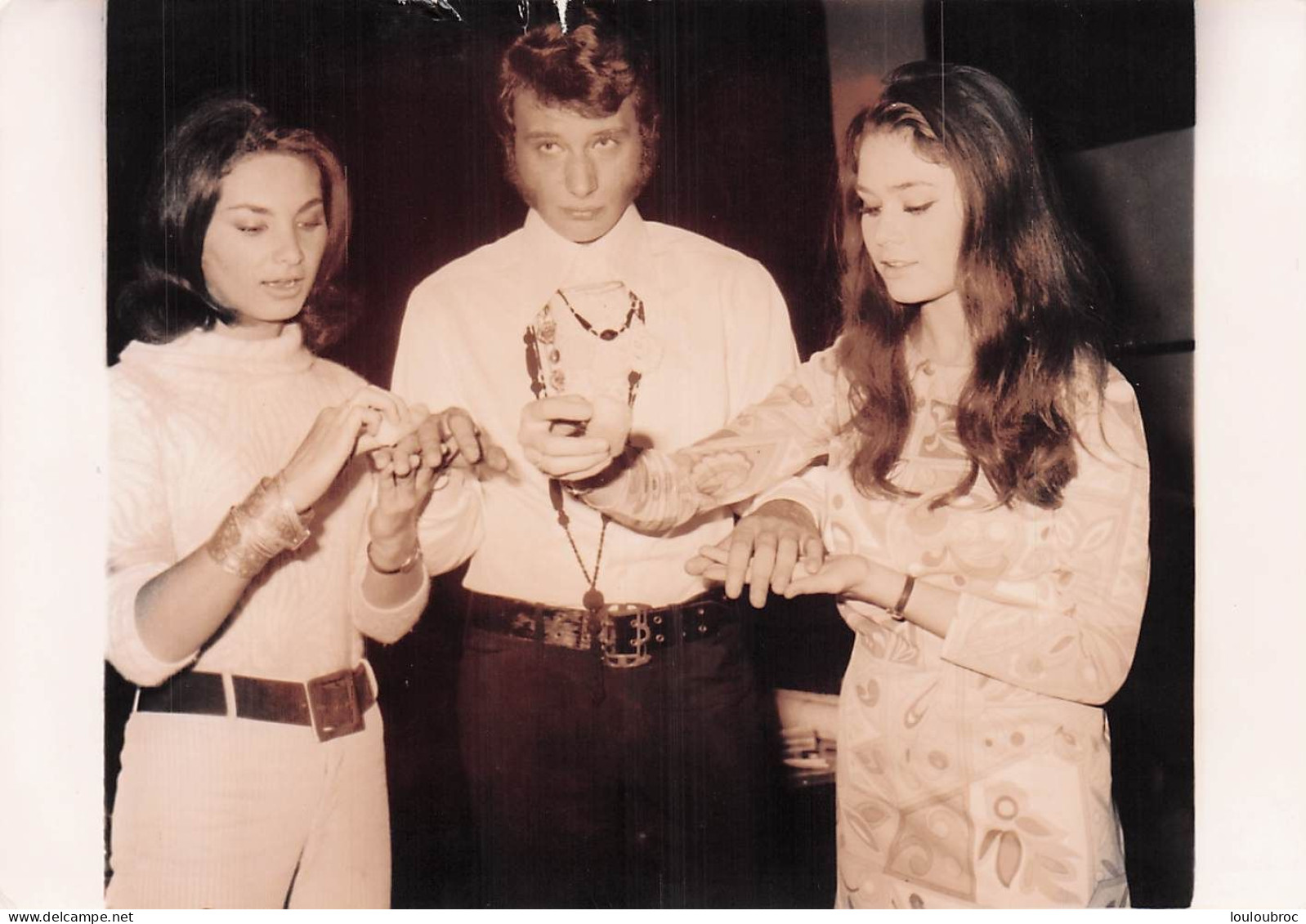 JOHNNY HALLYDAY 1967 FILM LES PONEYTTES AVEC CORINNE PICCOLI ET IRIS FRANCK PHOTO DE PRESSE ORIGINALE 18X13CM - Célébrités