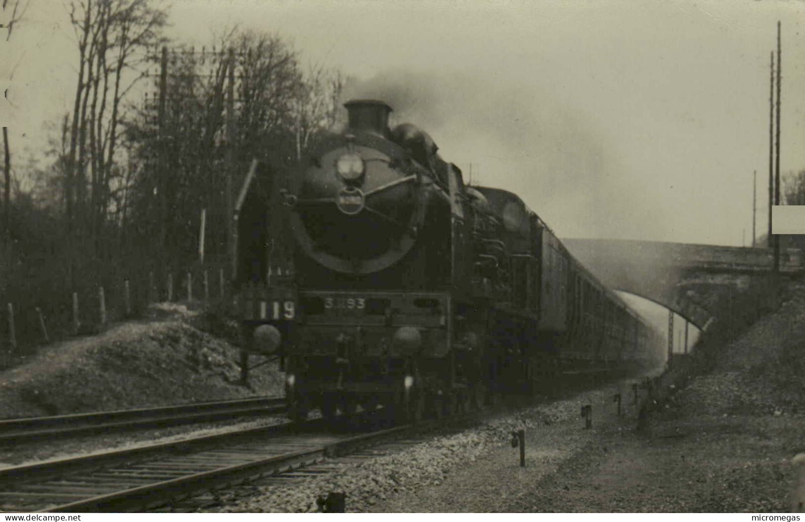 CHANTILLY - 3-1193  Tr. 119 - Photo L. Hermann - Trains
