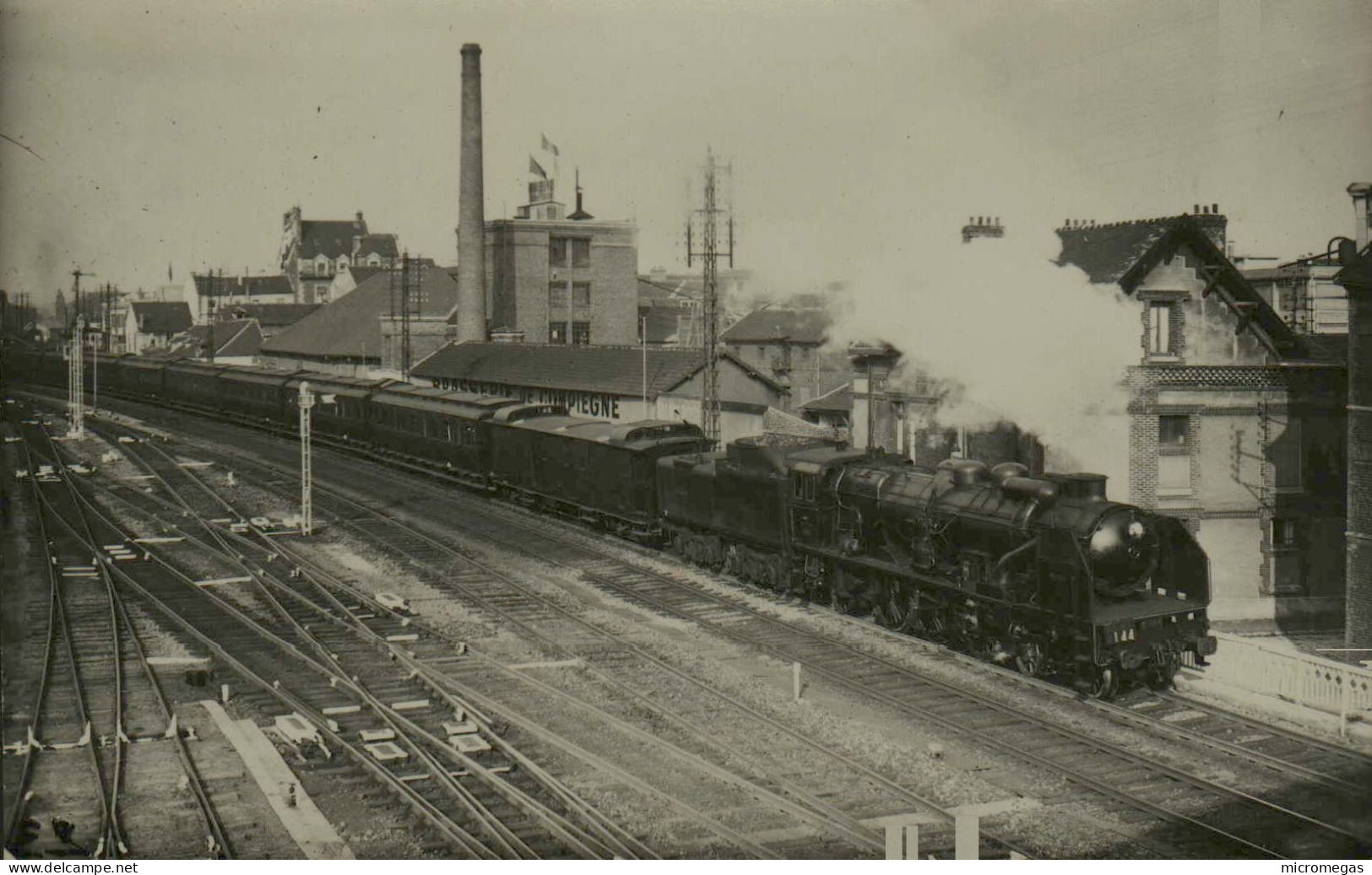 Reproduction - Train En Gare à Identifier - Eisenbahnen