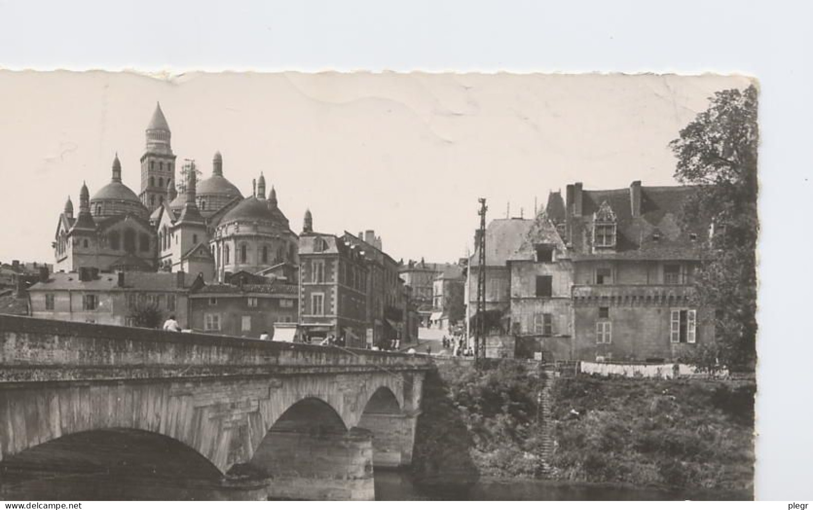 0-24322 01 03+15 - PERIGUEUX - LES BORDS DE L'ISLE ET LA CATHEDRALE SAINT FRONT - Périgueux