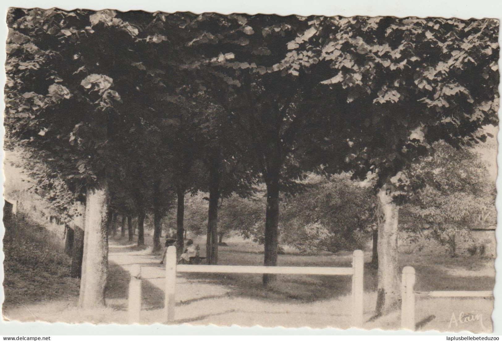 CPA - 10 - VILLENAUXE - Promenade Rue Du Pont Du Roi - Vers 1930 - Pas Courant - Sonstige & Ohne Zuordnung