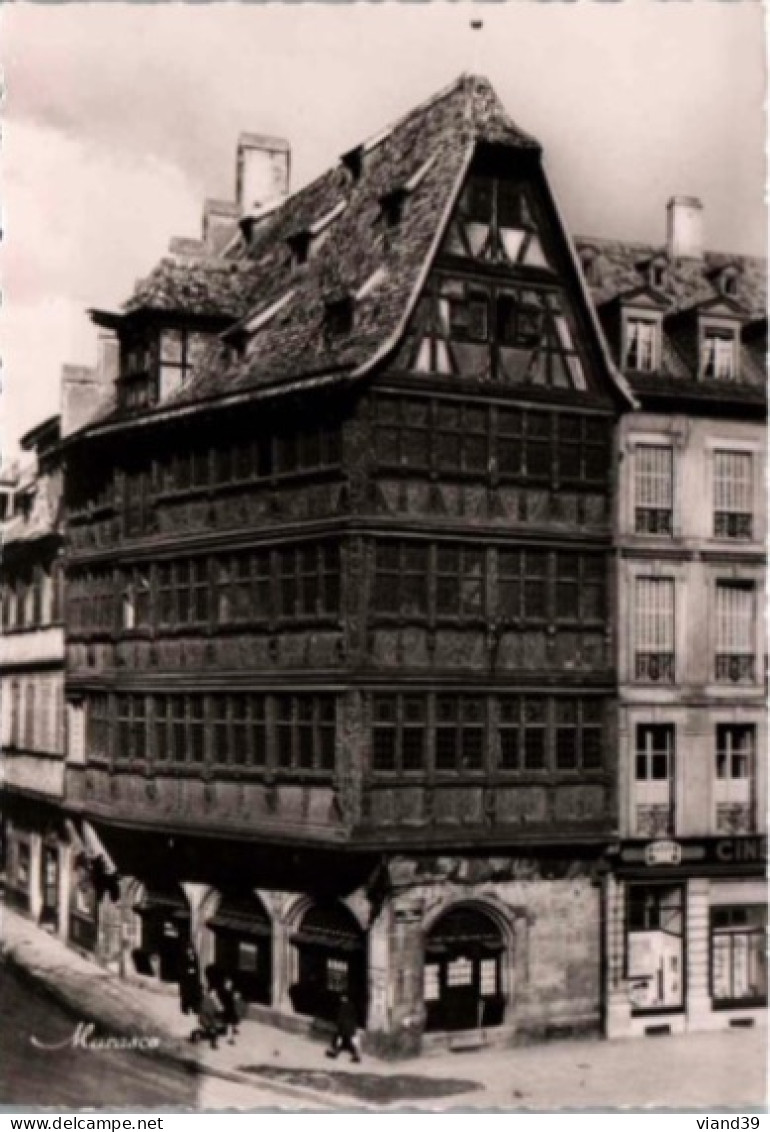 STRASBOURG. - La Maison Kammerzell .     -   Non Circulée   Photo Véritable. - Strasbourg