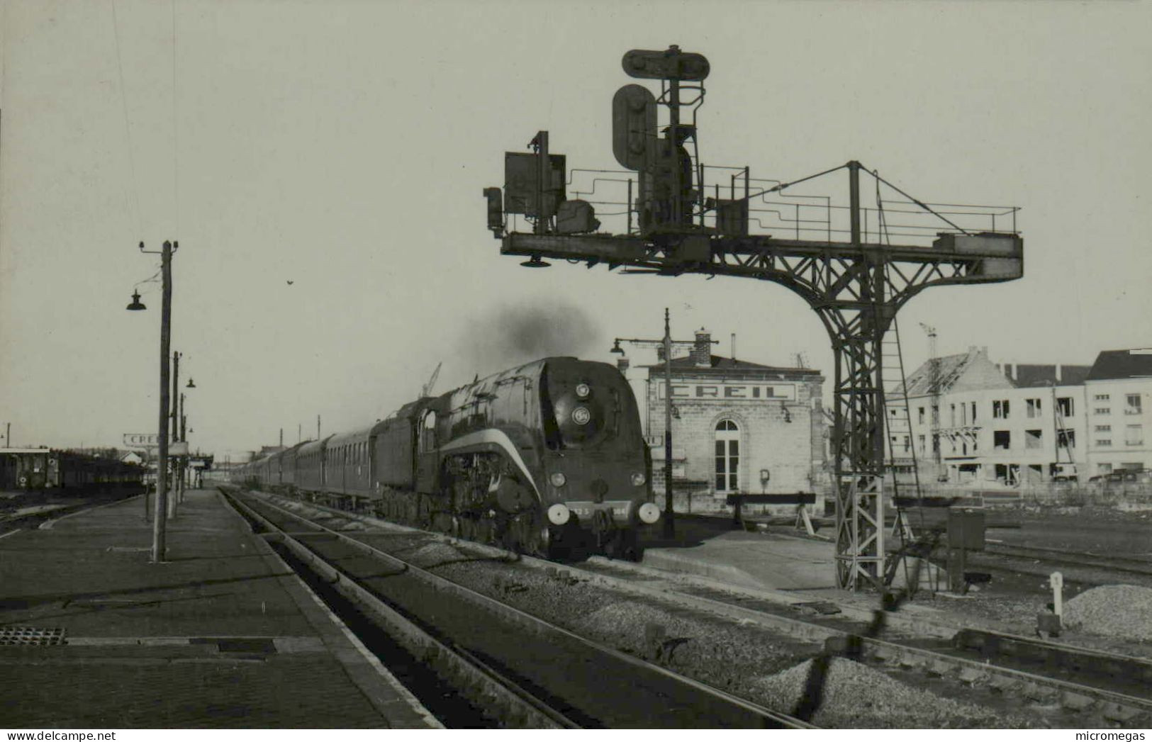 CREIL - Train En Gare - Cliché J. Renaud - Treni