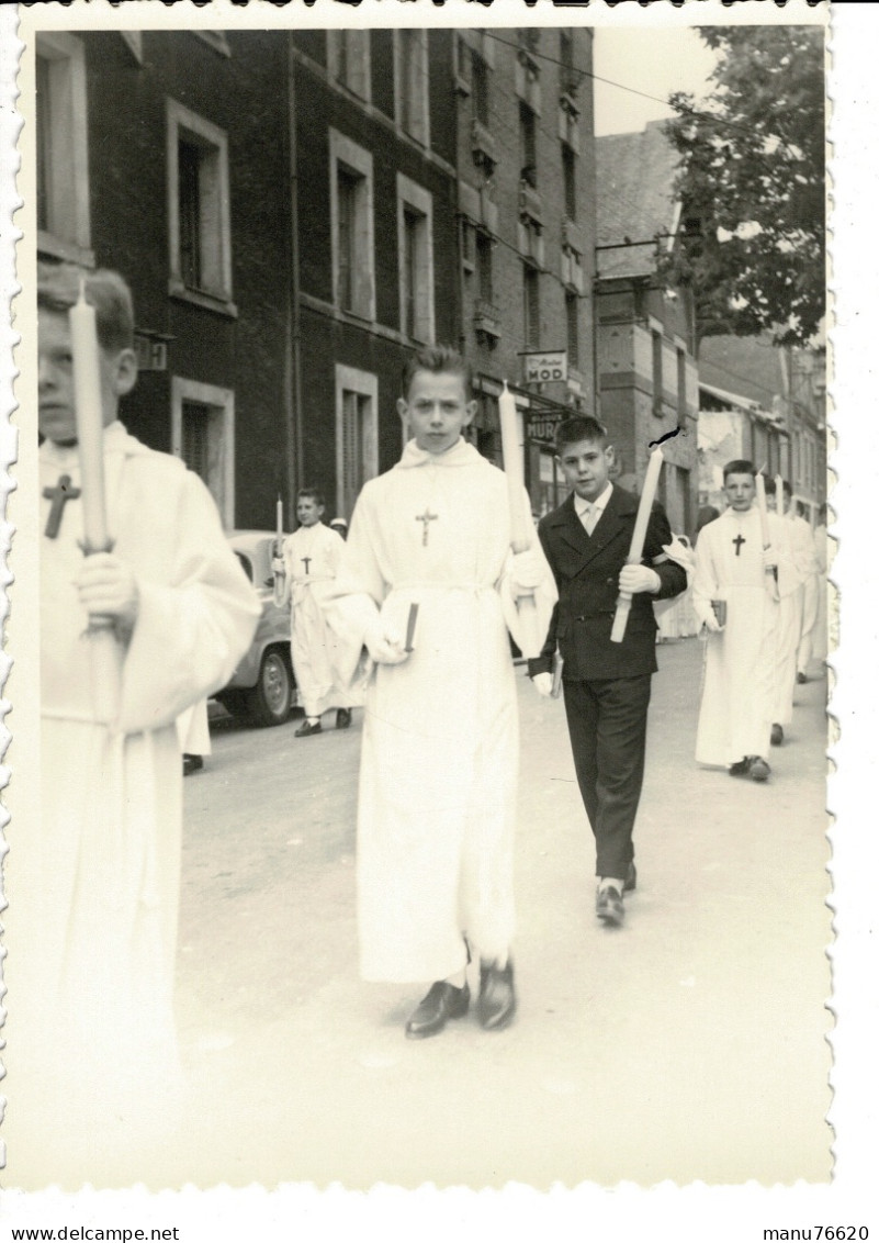 Ref 1 - Photo : Procession De Communion A Reims ( à Vérifier ) - France  . - Europa