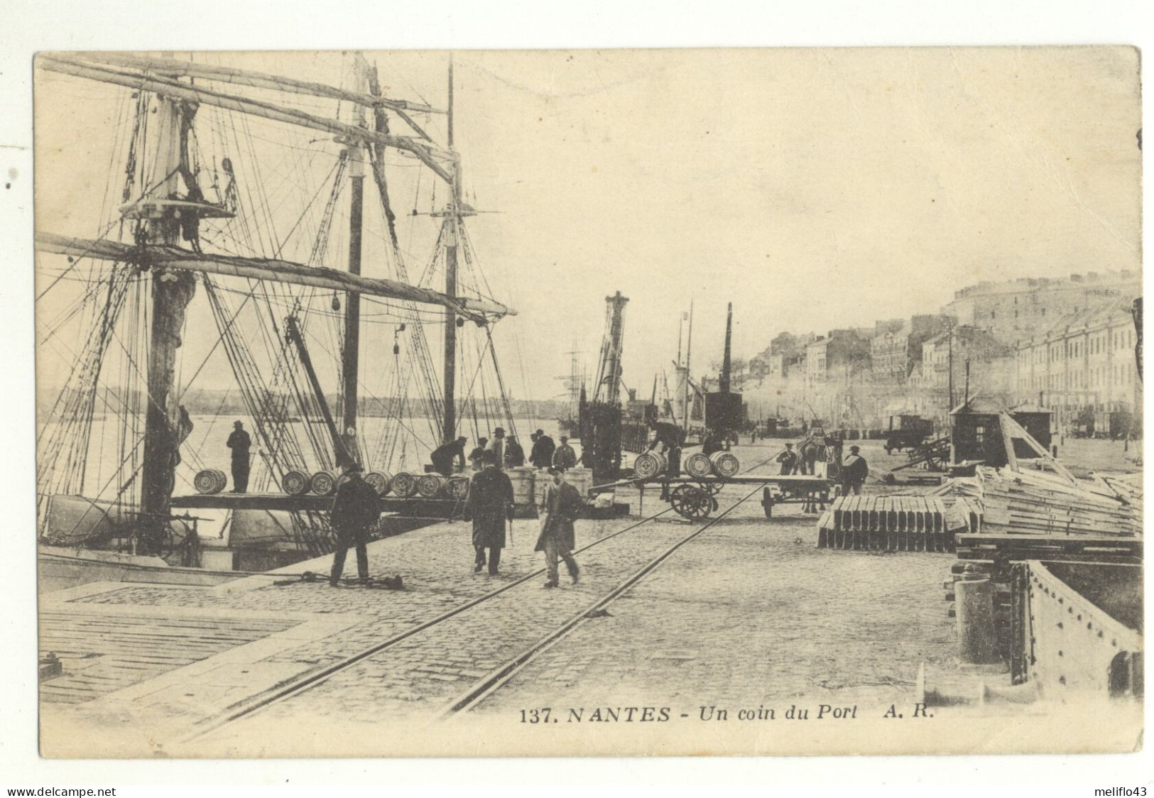 44/ CPA A - Nantes - Un Coin Du Port - Nantes