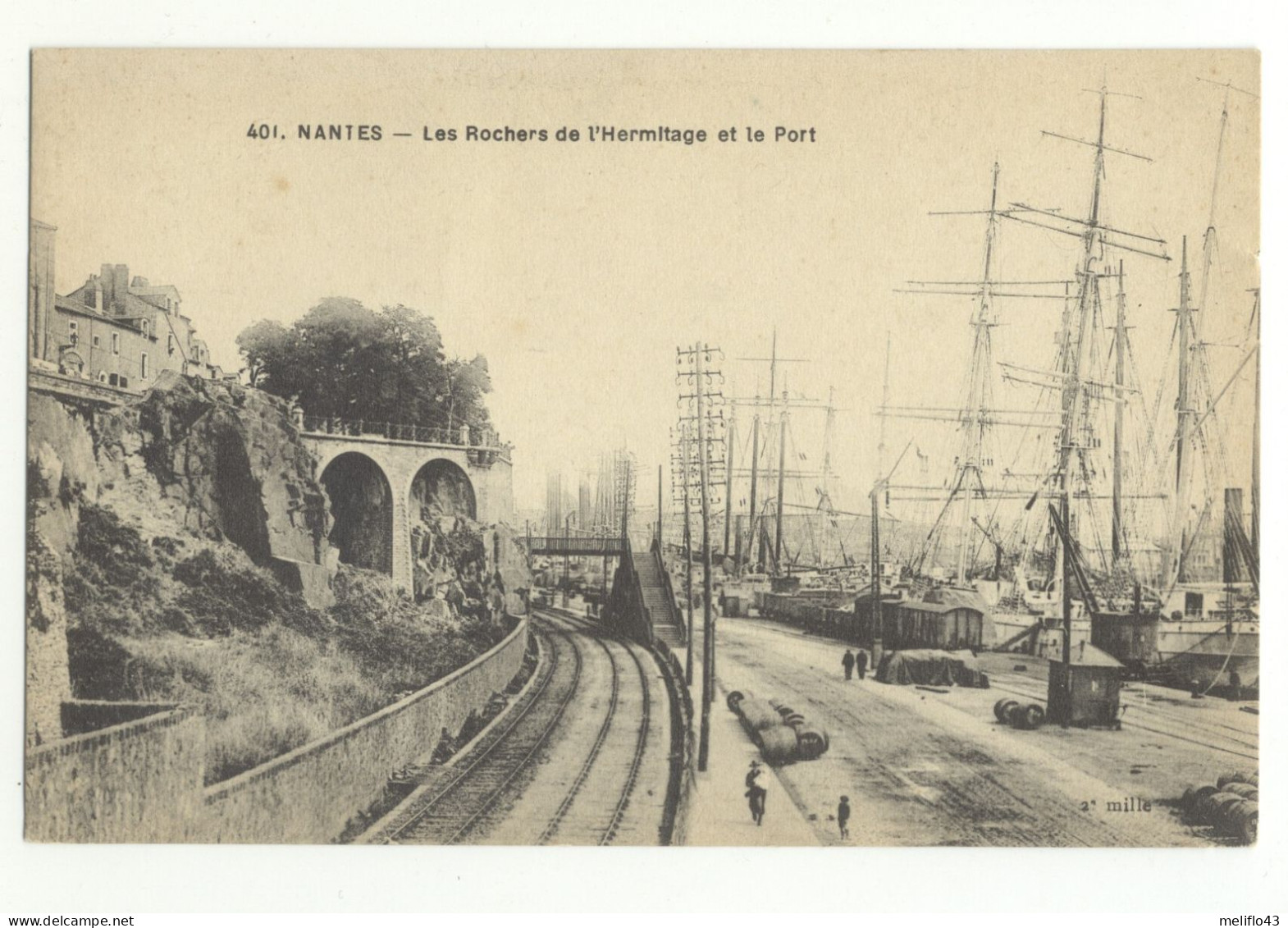 44/ CPA - Nantes - Les Rochers De L'Hermitage Et Le Port - Nantes