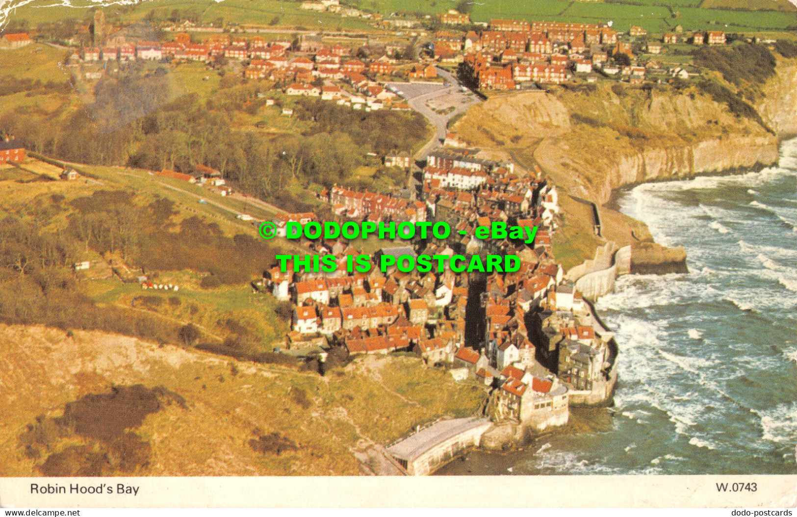 R526602 Robin Hood Bay. E. T. W. Dennis. Photocolour - Welt