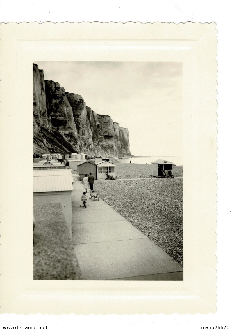 Ref 1 - Photo + Négatif : Vue De La Plage Et Cabanes , Le Tréport  - France  . - Europe