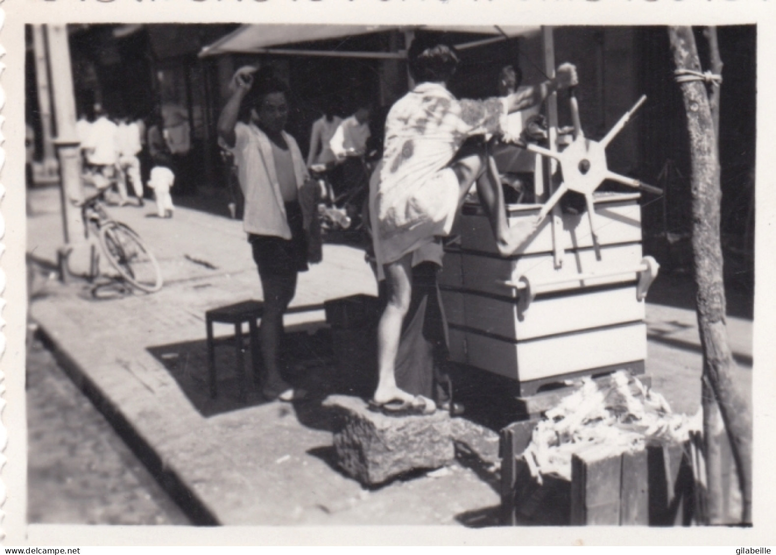 Photo Originale - Vietnam - SAIGON 1965 -  Petit Metier - Vendeur De Canne A Sucre - Orte