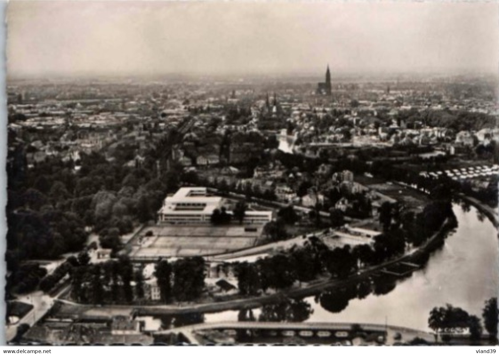 STRASBOURG. - Vue Prise D'avion Maison De L'Europe.      -   Non Circulée    Photo Véritable.( Antérieure à 1970 ) - Strasbourg