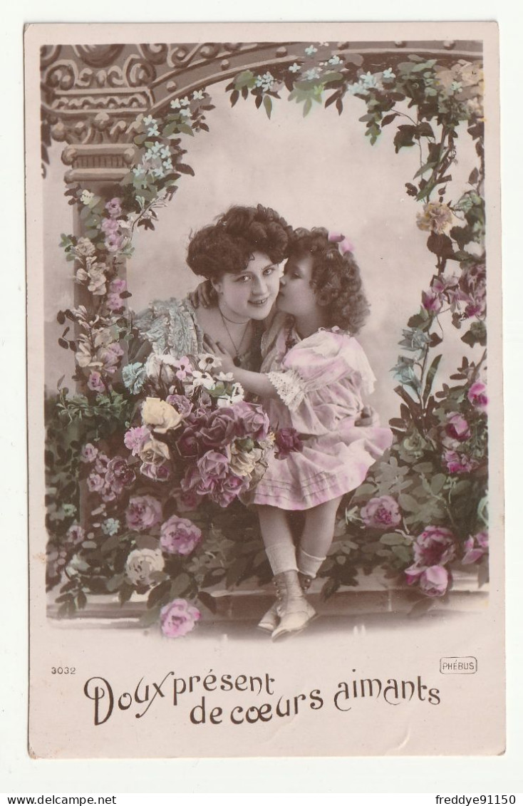 Cpa Enfant Fillette Femme . Doux Présent De Coeurs Aimants .  1910 - Portraits