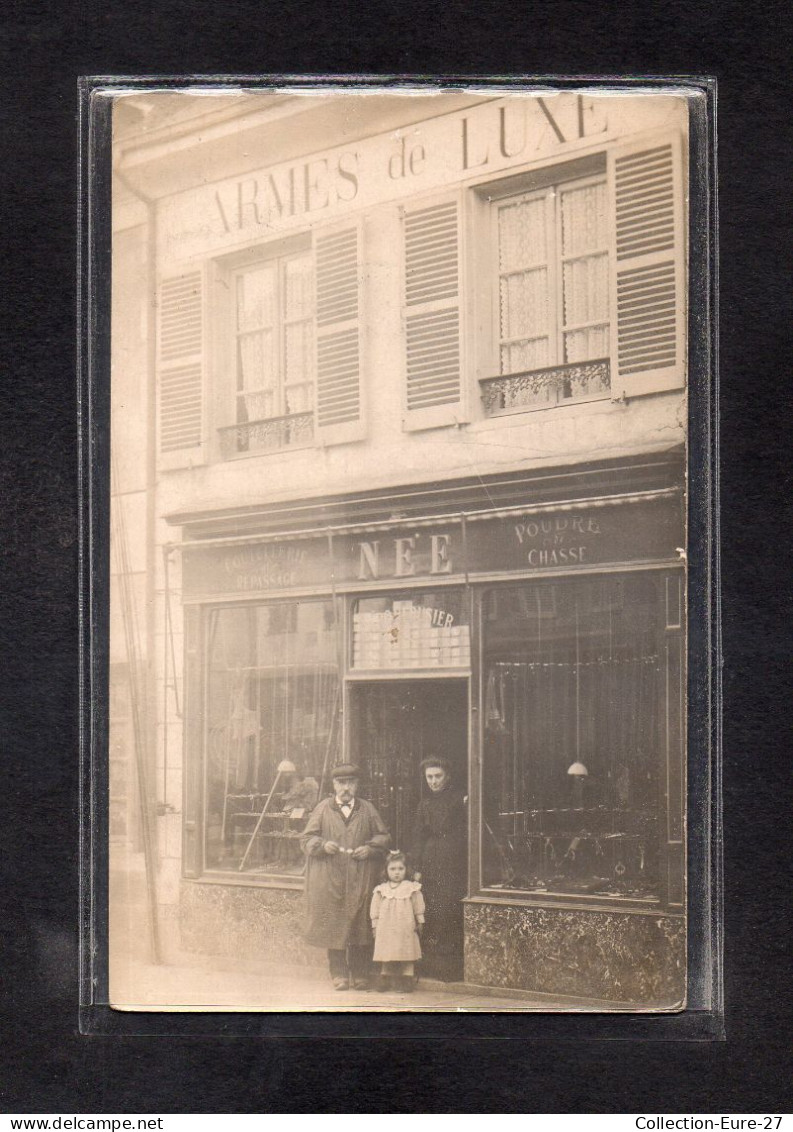 (27/04/24) 18-CPA AUBIGNY SUR NERE - CARTE PHOTO MAGASIN DE CHASSE - MAISON NEE - ARMES DE LUXE - POUDRE - COUTELLERIE - Aubigny Sur Nere