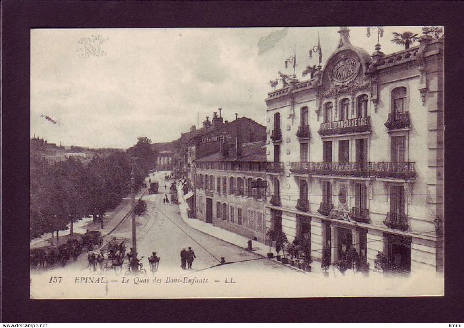 88 - EPINAL - LE QUAI DES BONS-ENFANTS - HOTEL D'ANGLETERRE - ANIMÉE - ATTELAGE  - Epinal