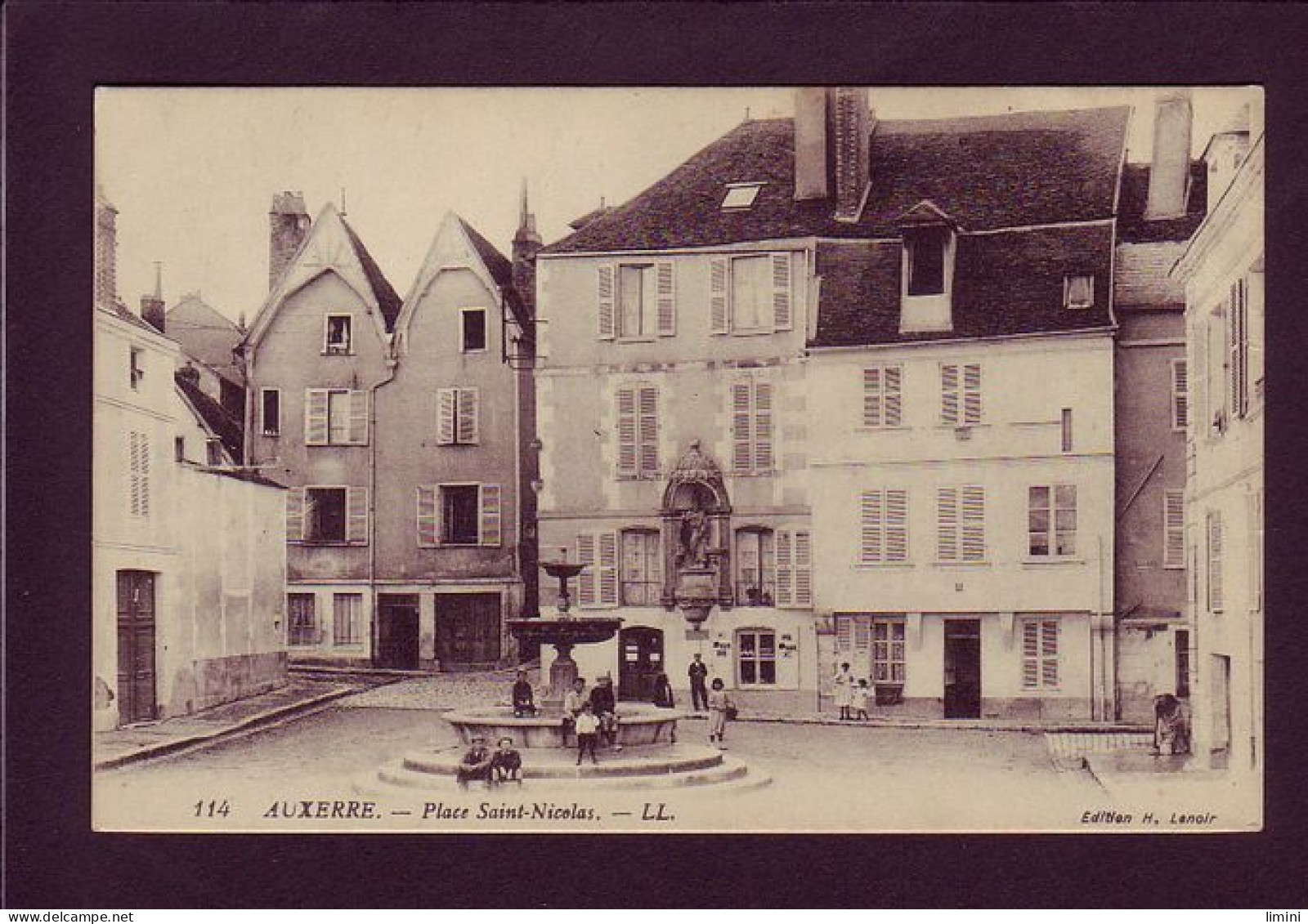 89 - AUXERRE - PLACE SAINT-NICOLAS - ANIMÉE  - Auxerre