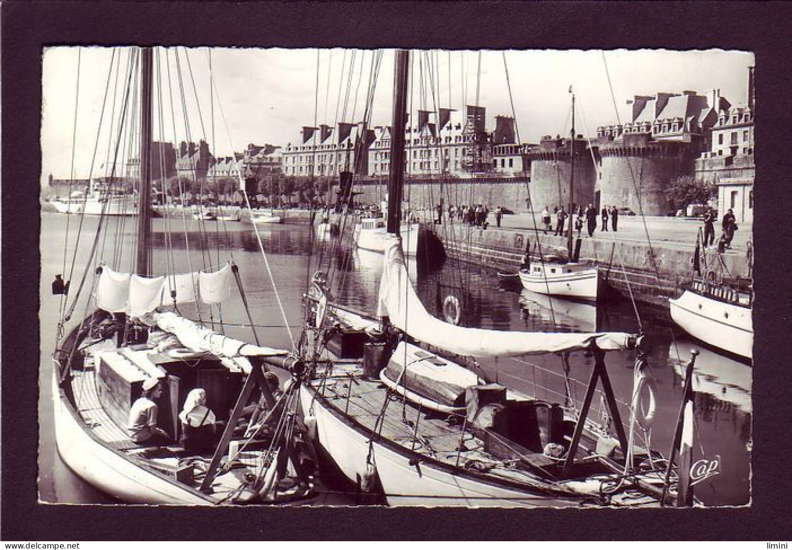 35 - SAINT-MALO - LE BASSIN - BATEAUX - ANIMÉE  - Saint Malo