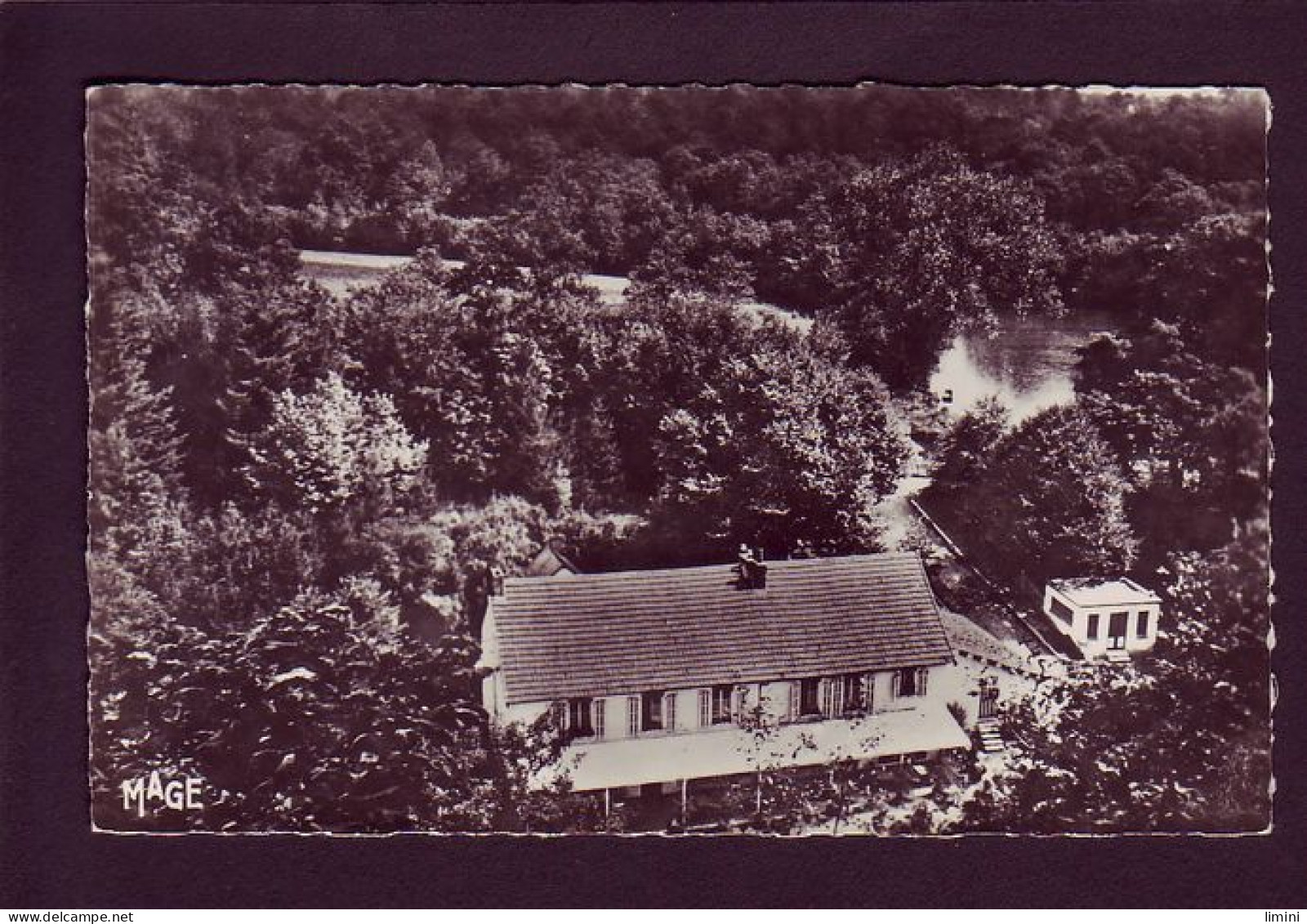 02 - HIRSON - HOSTELLERIE ET ETANG DE BLANGY - VUE AERIENNE  - Hirson