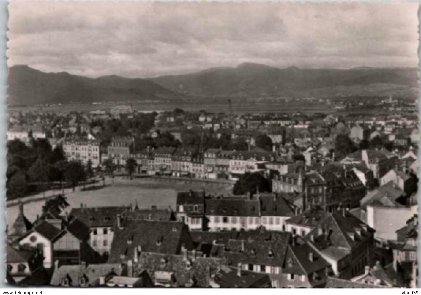 COLMAR. -  Vue Prise Du Haut De La Cathédrale Vers Quartiers Ouest Et Les Vosges   -   Non Circulée.    Photo Véritable. - Colmar