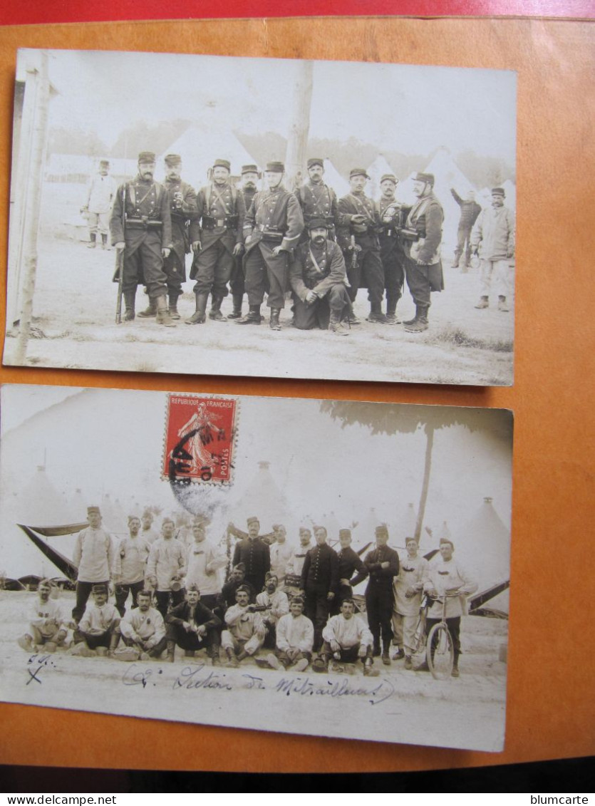 2 Cartes Photo - MAILLY LE CAMP  - GROUPE DE SOLDATS - SECTION DE MITRAILLEURS - 1909 Et 1910 - Personajes