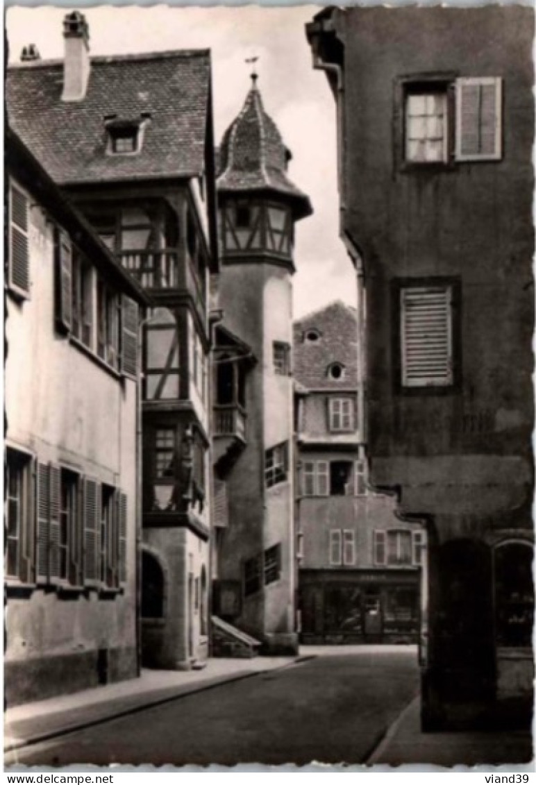 COLMAR. -  Rue Des Marchands Avec Maison Pfister     -   Non Circulée.    Photo Véritable. - Colmar