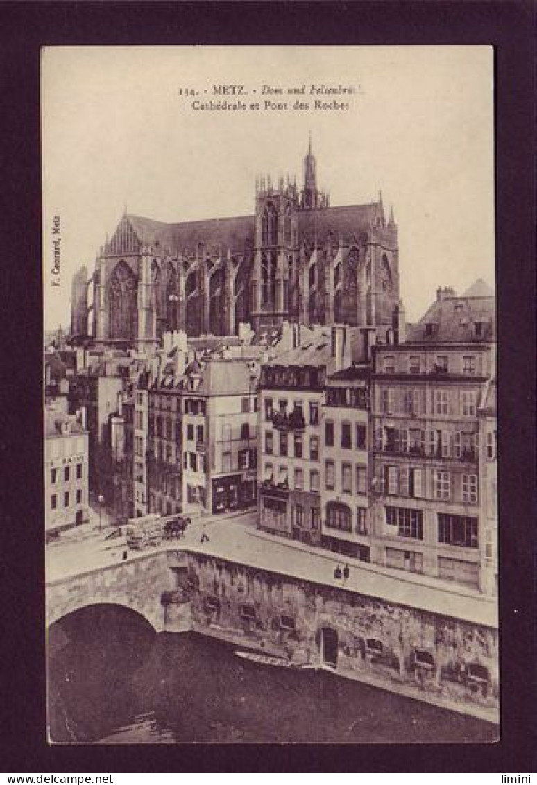 57 - METZ - CATHEDRALE ET PONT DES ROCHES - ATTELAGE - ANIMÉE -  - Metz