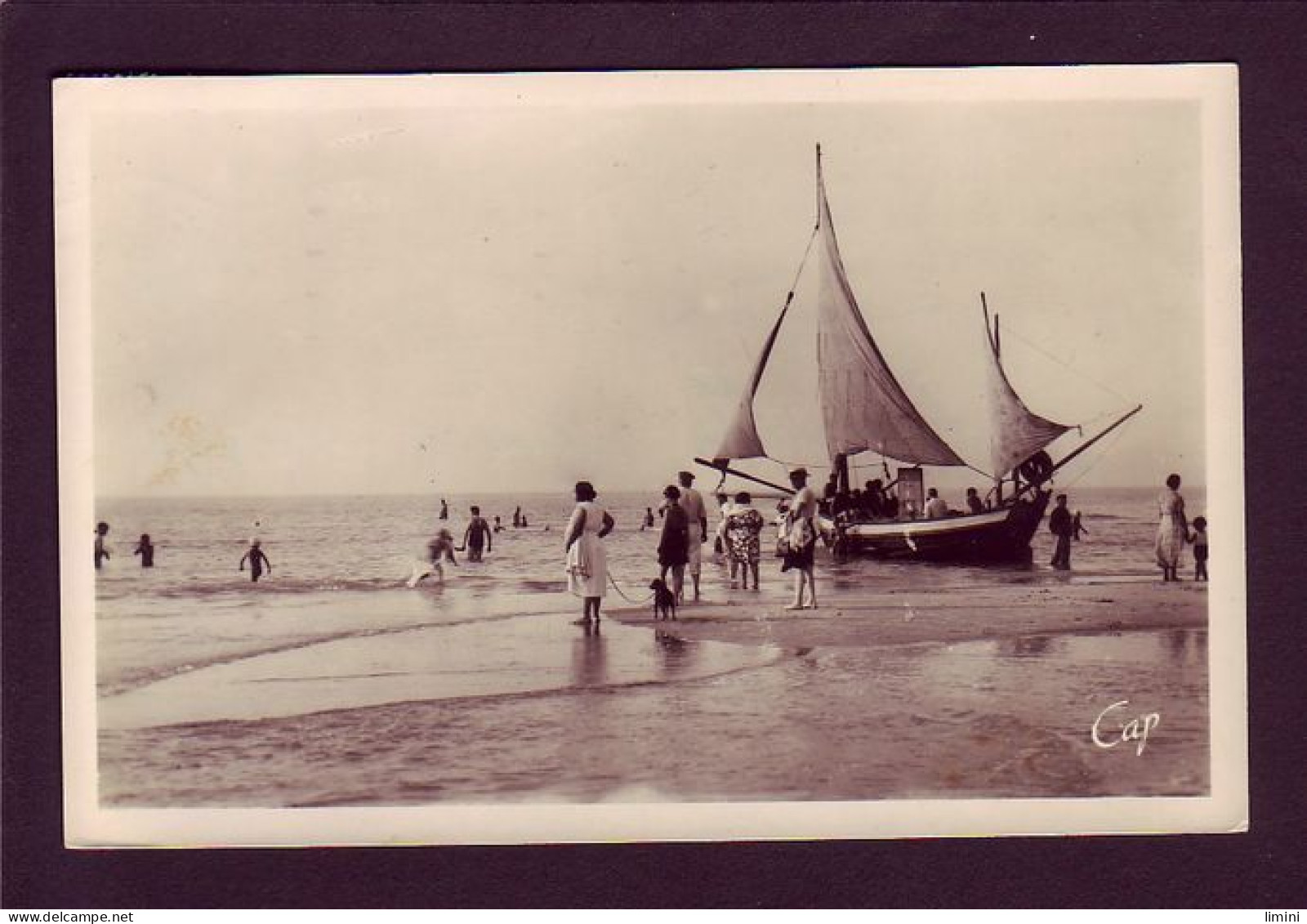 62 - BERCK - VUE SUR LA PLAGE A MARÉE MONTANTE - BATEAU - ANIMÉE -  - Berck