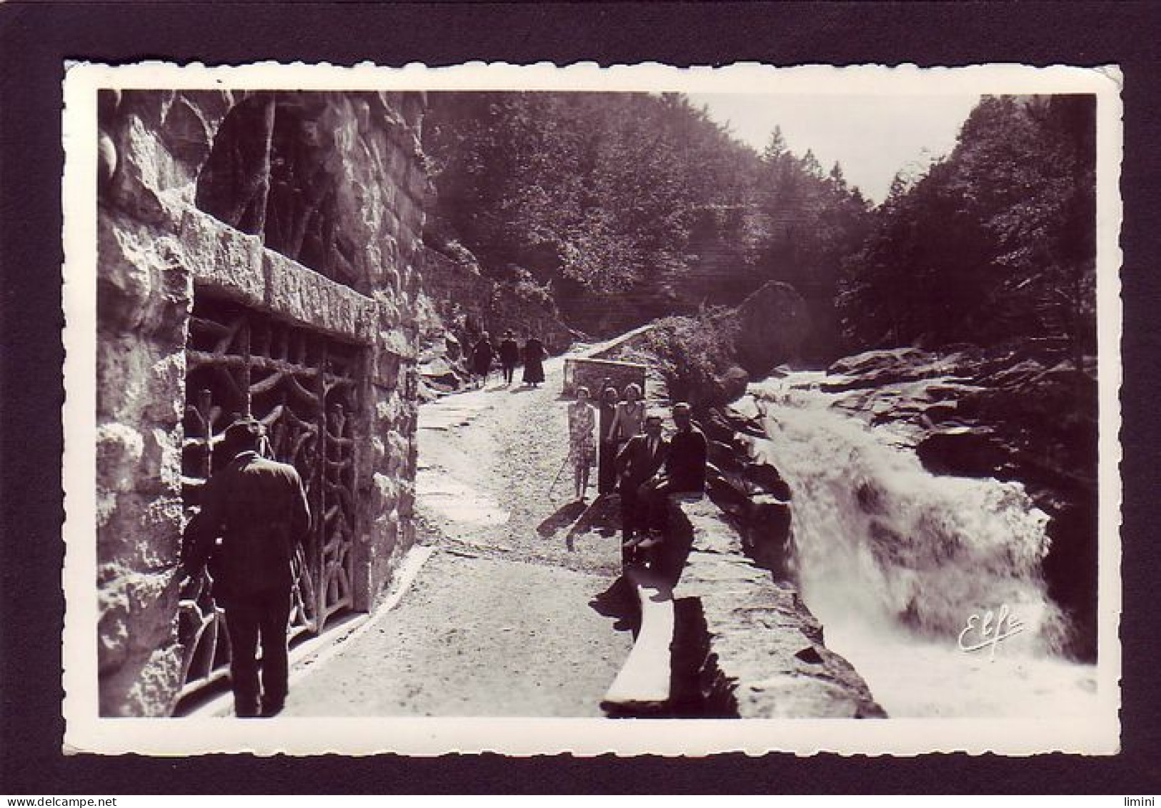 65 - CAUTERETS - SOURCE MAUHOURAT - ANIMÉE -  - Cauterets