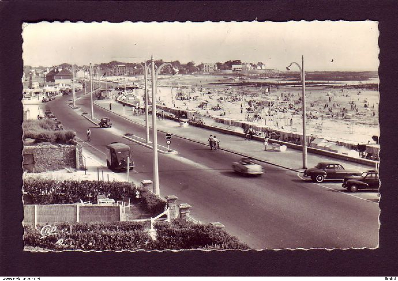 44 - PORNICHET - LE BOULEVARD DES OCEANIES ET LA PLAGE - ANIMÉE -  - Nantes