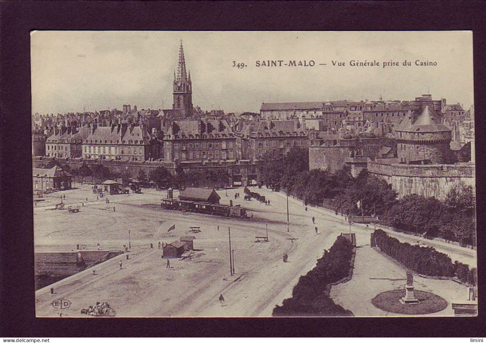 35 - SAINT-MALO - VUE GÉNÉRALE PRISE DU CASINO - ANIMÉE -  - Saint Malo