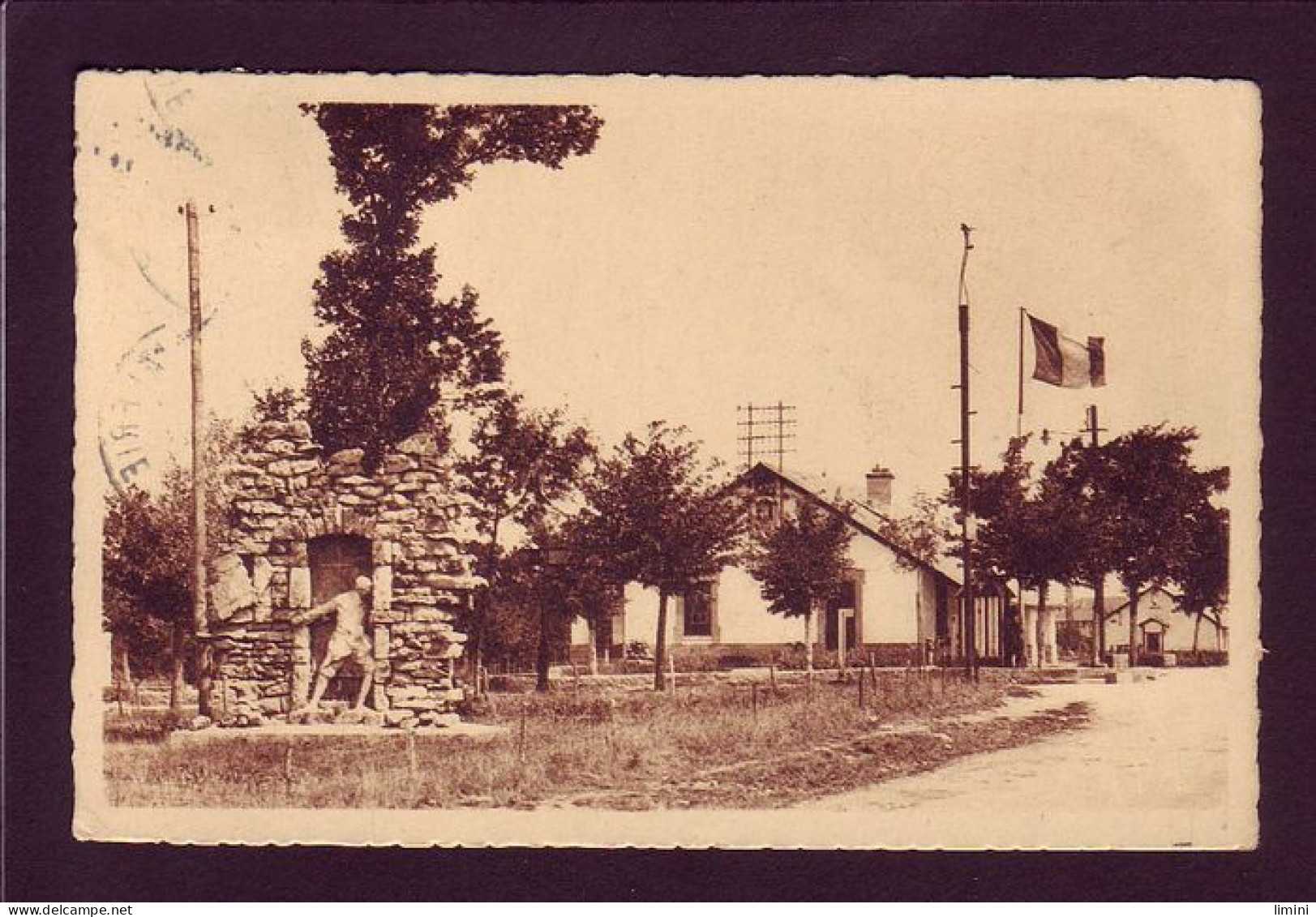 12 - CAMP DU LARZAC - LE POSTE DE POLICE ET LE MONUMENT -  - Andere & Zonder Classificatie