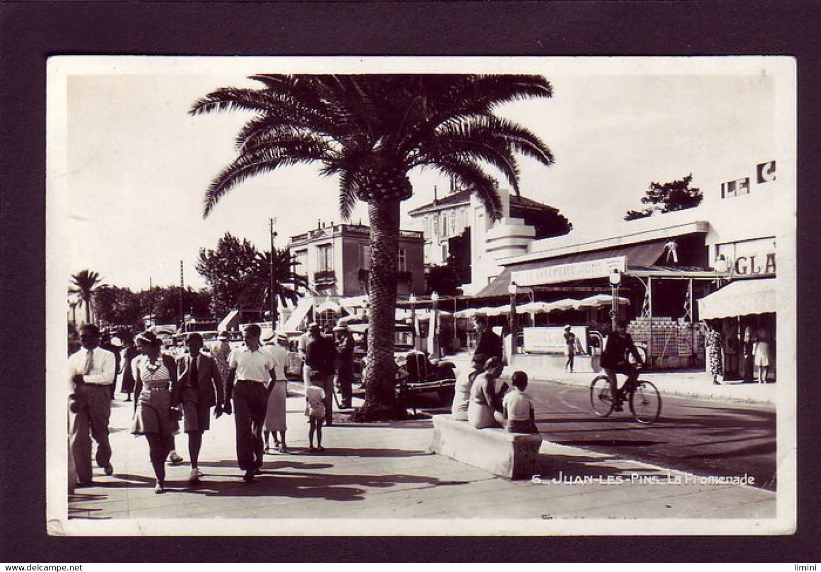 06 - JUANS-les-PINS - LA PROMENADE - ANIMÉE -  - Juan-les-Pins