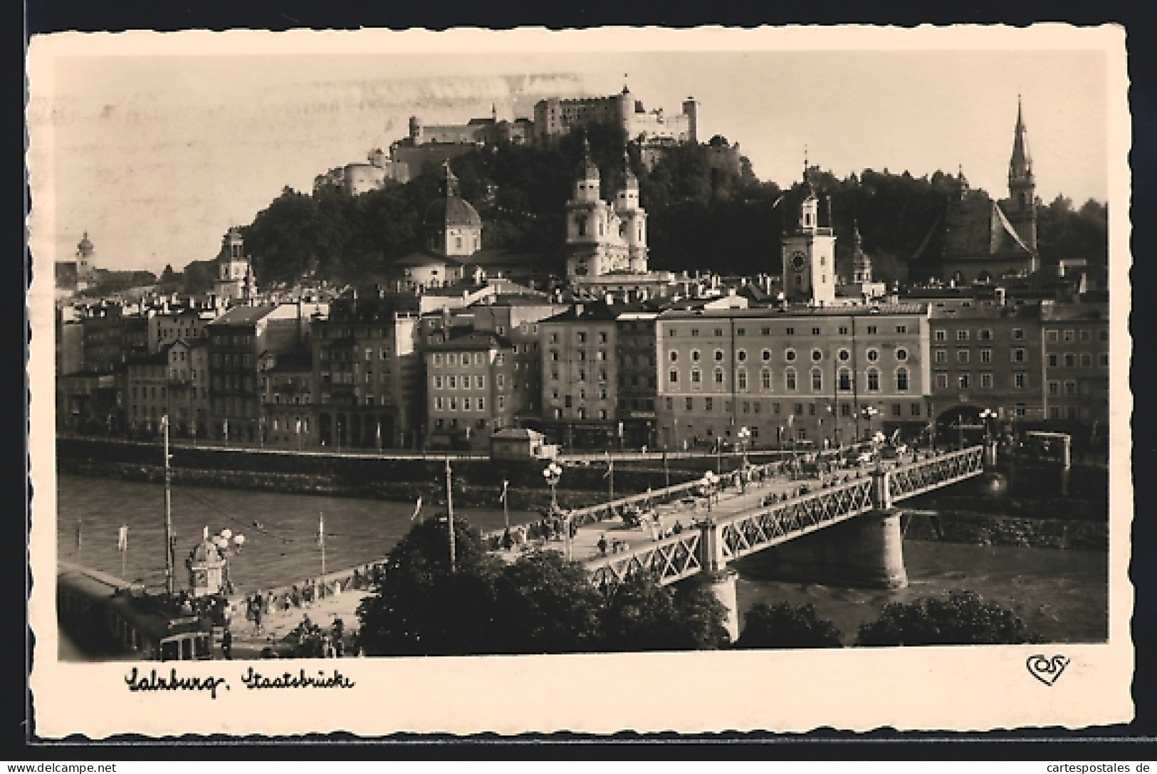 AK Salzburg, Staatsbrücke Mit Passanten Und Festung  - Other & Unclassified