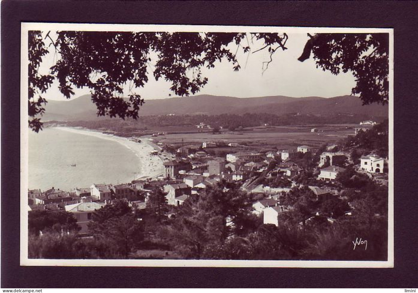 83 - LE LAVANDOU - VUE GÉNÉRALE SUR LA PLAGE -  - Le Lavandou