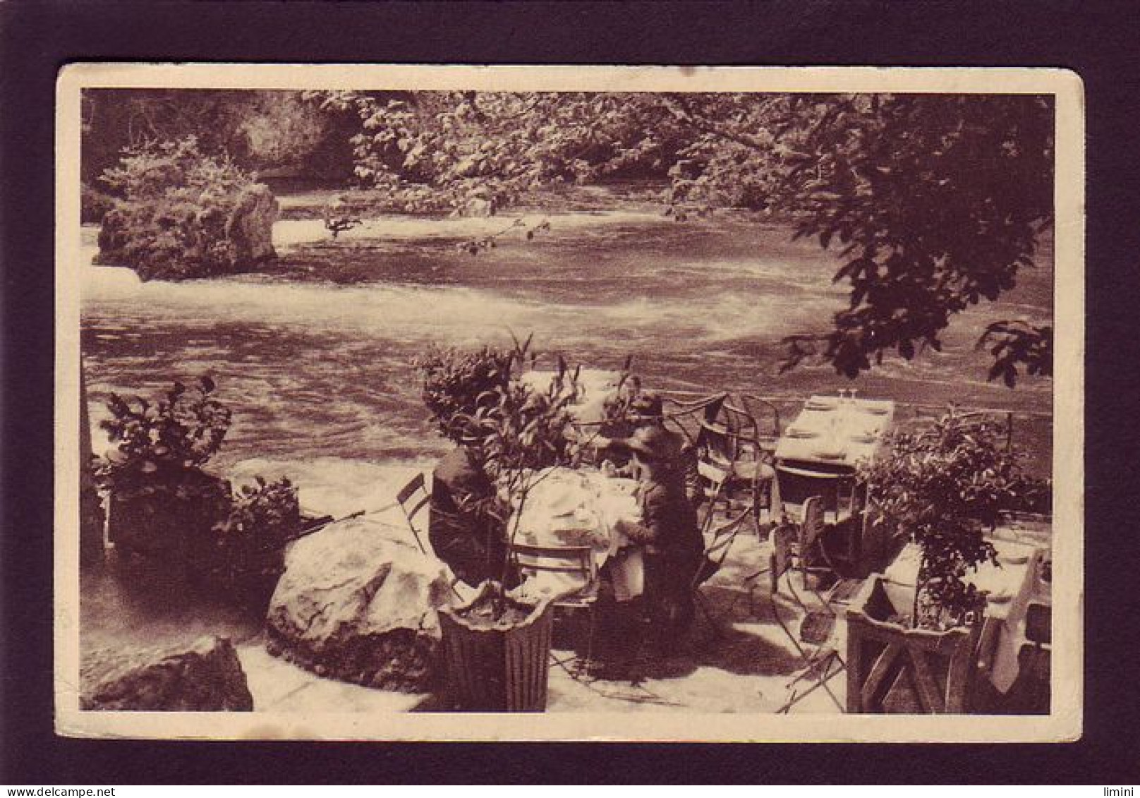 84 - FONTAINE-de-VAUCLUSE - UN COIN DU RESTAURANT AU BORD DU LAC - ANIMÉE -  - Autres & Non Classés