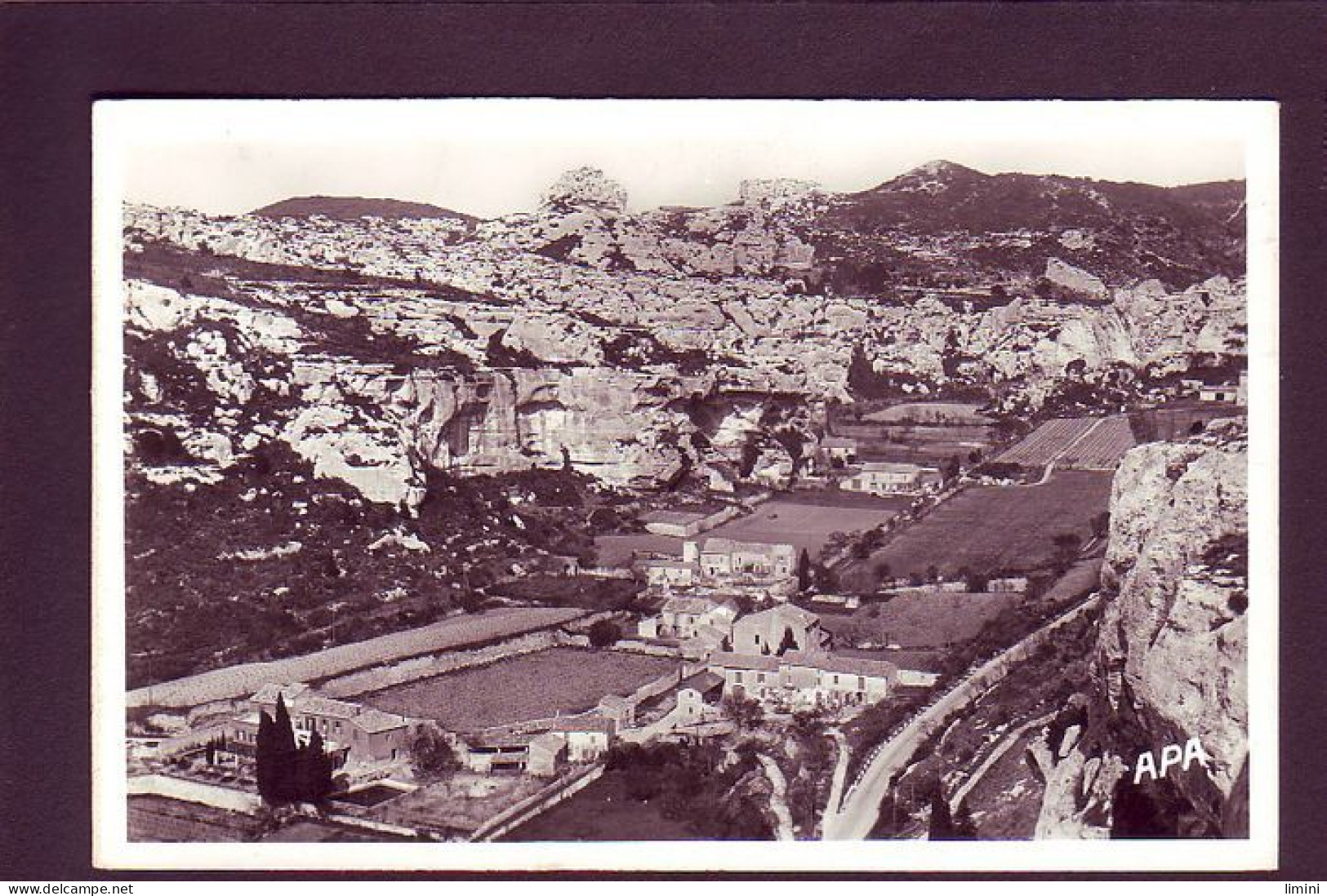 13 - LES BAUX-de-PROVENCE - VUE GÉNÉRALE DU VAL D'ENFER -  - Les-Baux-de-Provence