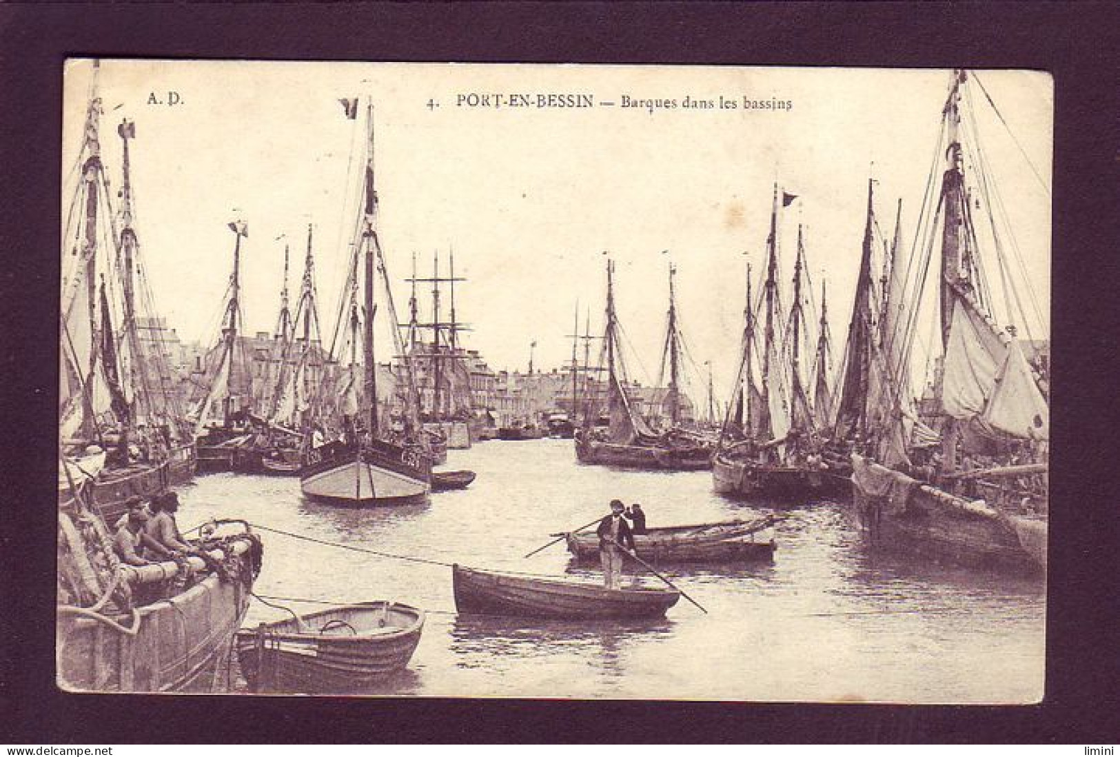 14 - PORT-en-BESSIN - BARQUES DANS LES BASSINS - ANIMÉE -  - Autres & Non Classés