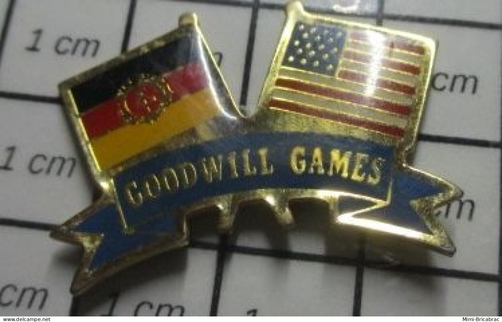 3417 Pin's Pins / Beau Et Rare / JEUX OLYMPIQUES / 1990 SEATTLE GOODWILL GAMES DRAPEAUX USA ET RDA - Jeux Olympiques