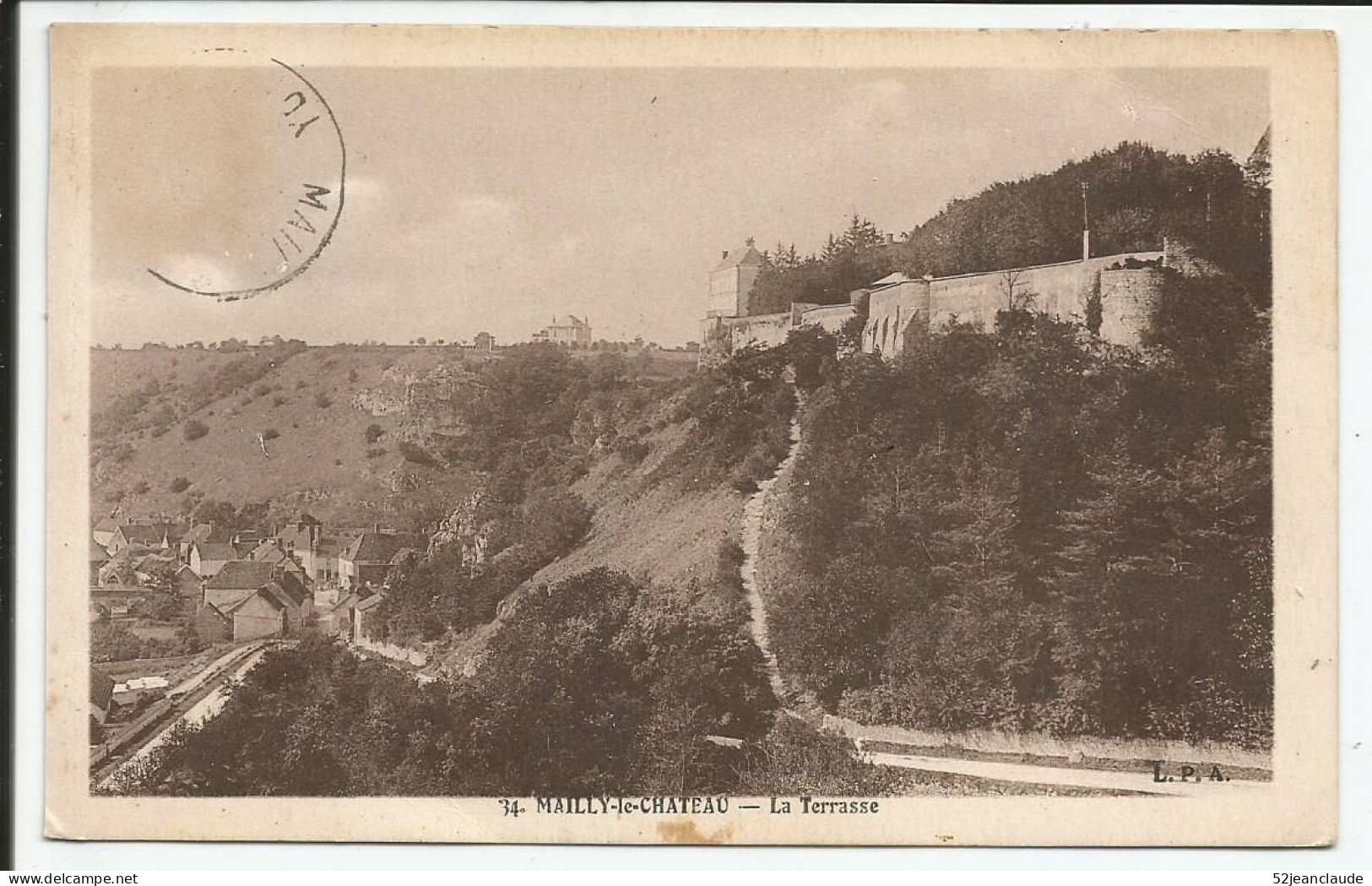 Mailly Le Château La Terrasse   1930    N° 34 - Altri & Non Classificati