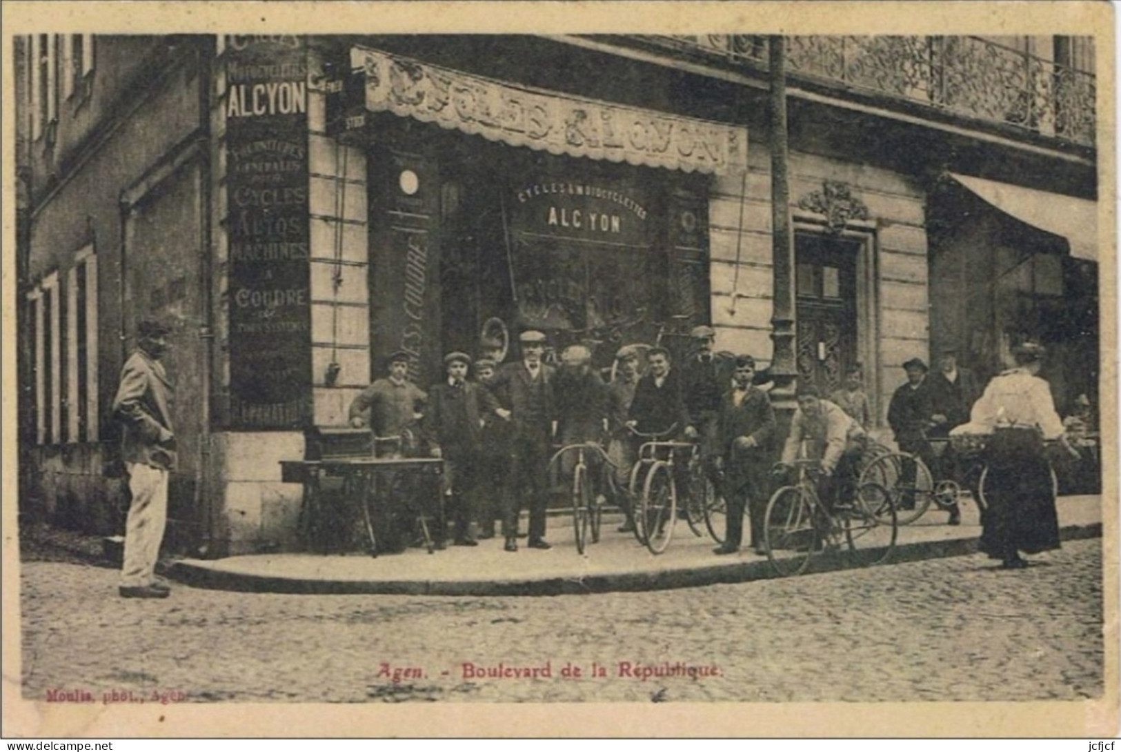 Cpa..47..AGEN..LOT ET GARONNE..BOULEVARD DE LA REPUBLIQUE..MAGASIN DE CYCLES ET MOTOCYCLETTES ALCYON.. - Agen