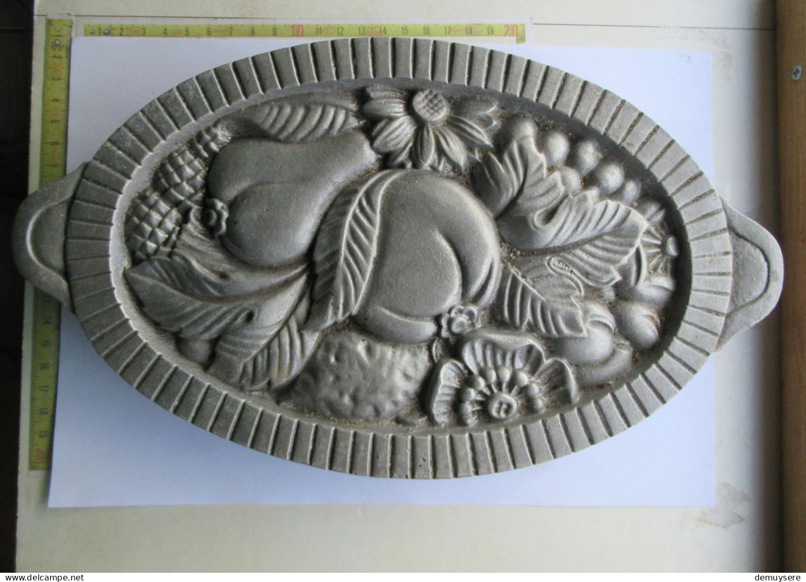 LADE 900 -  ALUMINIUM VLAKKE BODEM - FRUIT & BLOEMEN.FOND PLAT ALUMINIUM - FRUITS & FLEURS - 451 GRAM - Art Nouveau / Art Deco