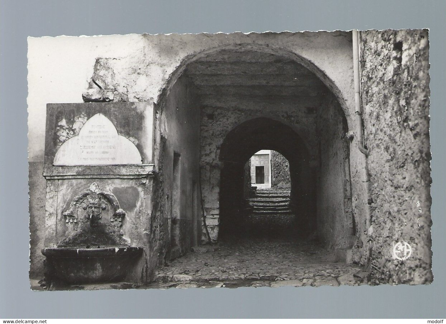 CPSM Dentelée - 06 - Gorbio - Fontaine De Malaussène Et Vieille Rue - Non Circulée - Autres & Non Classés