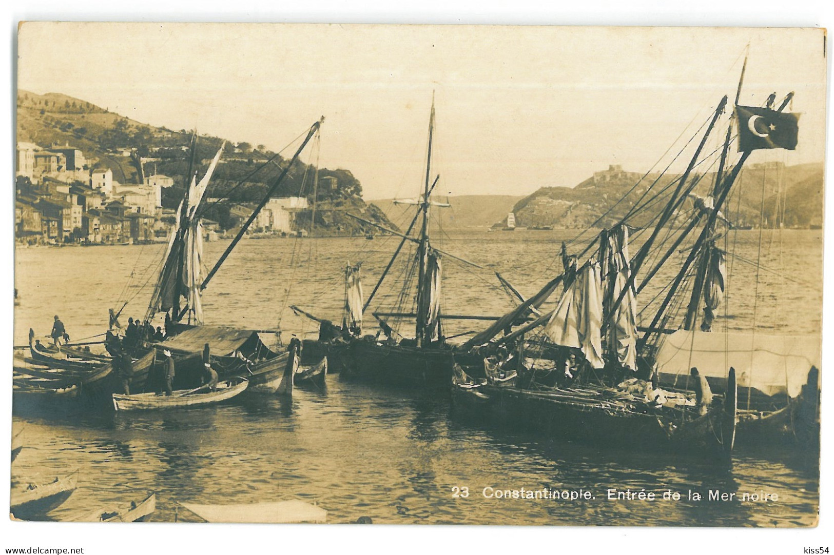 TR 02 - 22789 CONSTANTINOPLE, Boats, The Entrance To The Black Sea, Turkey - Old Postcard - Unused - Türkei